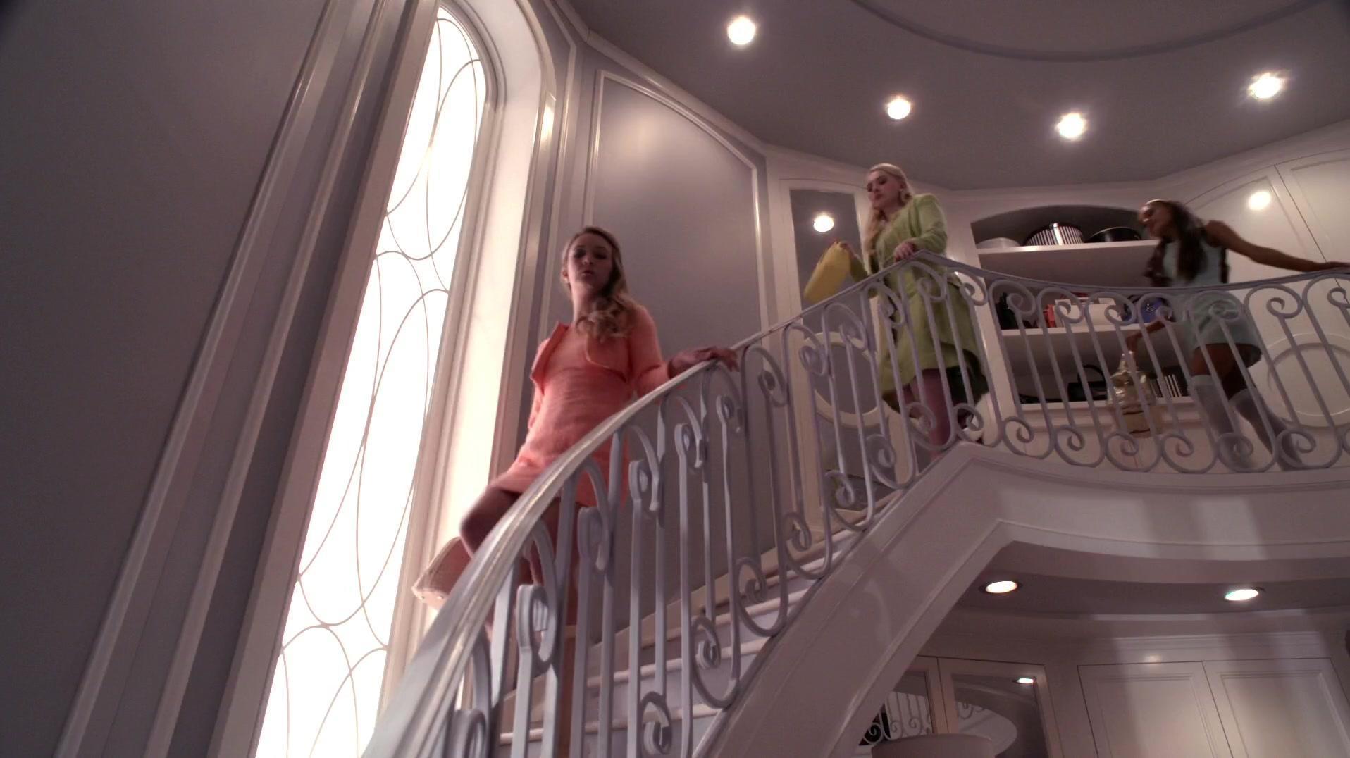 Scream_Queens_2015_S01E01E02_Pilot-Hell_Week_00463.jpg
