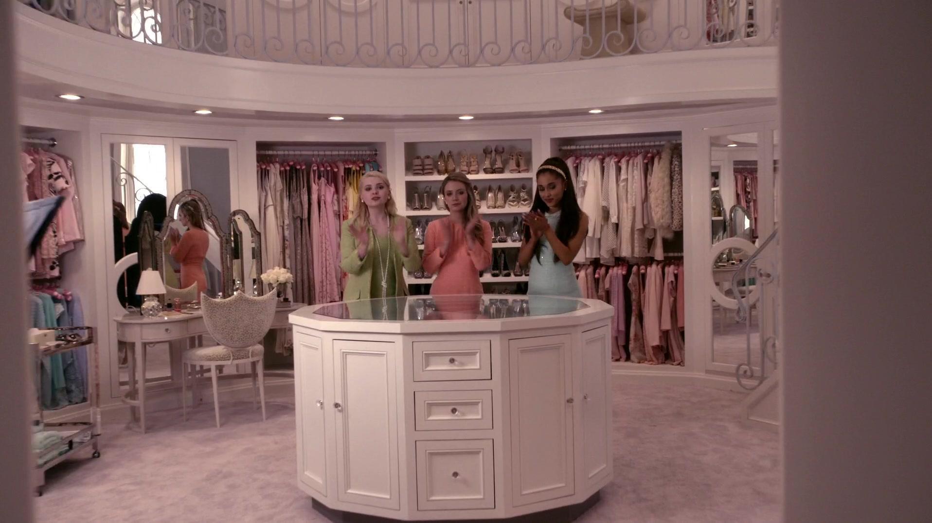 Scream_Queens_2015_S01E01E02_Pilot-Hell_Week_00531.jpg