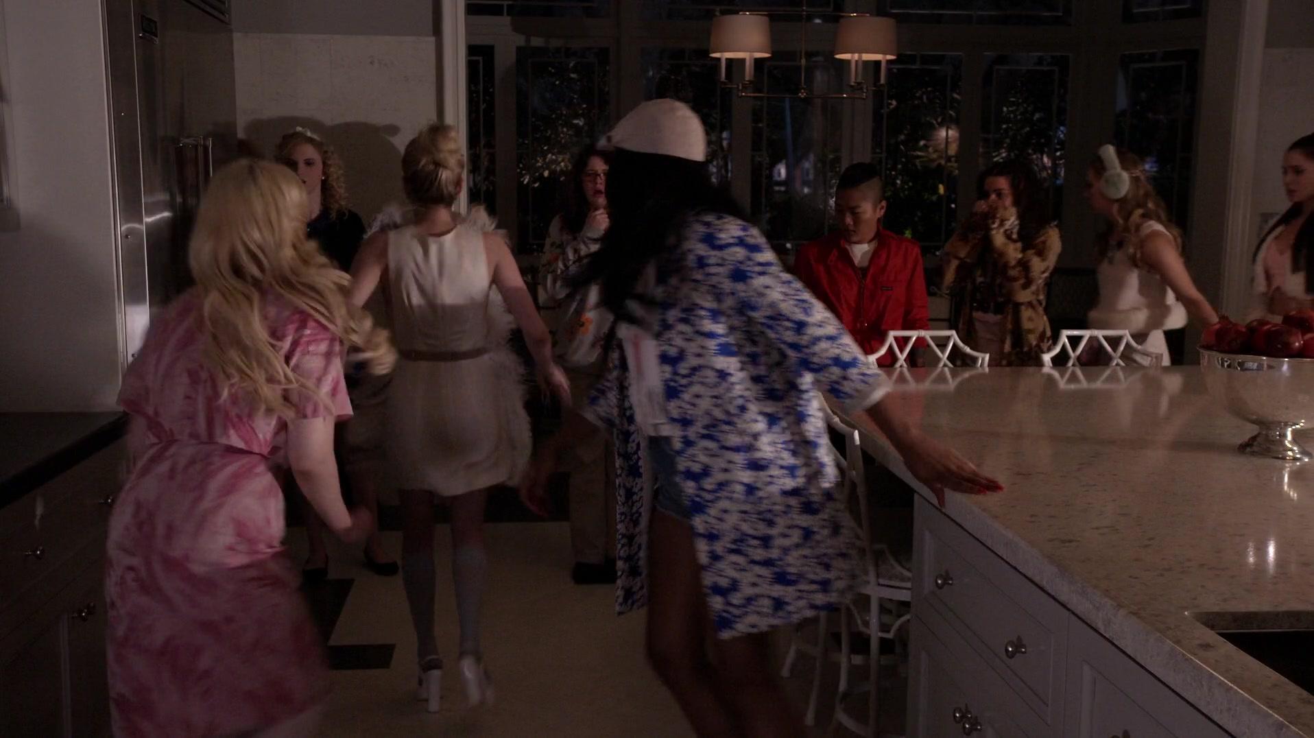 Scream_Queens_2015_S01E01E02_Pilot-Hell_Week_04180.jpg