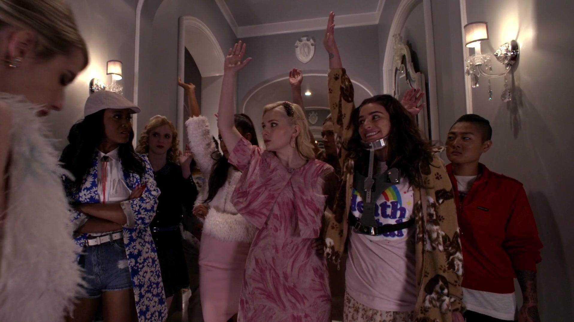 Scream_Queens_2015_S01E01E02_Pilot-Hell_Week_04268.jpg