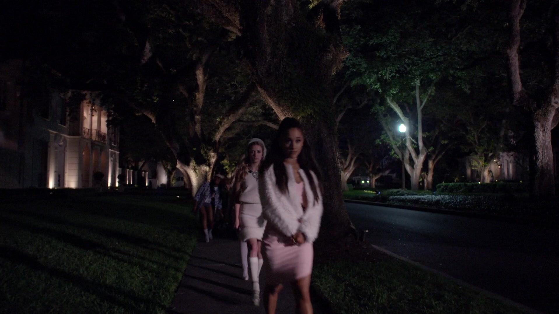 Scream_Queens_2015_S01E01E02_Pilot-Hell_Week_04297.jpg
