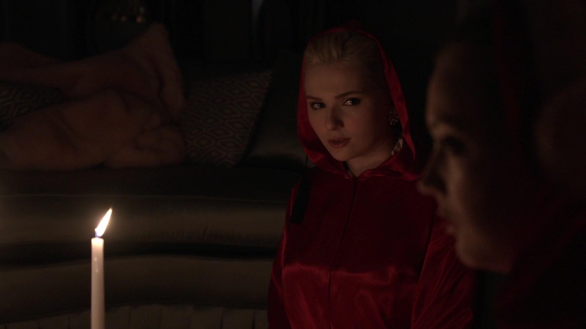 Scream_Queens_2015_S01E01E02_Pilot-Hell_Week_05255.jpg