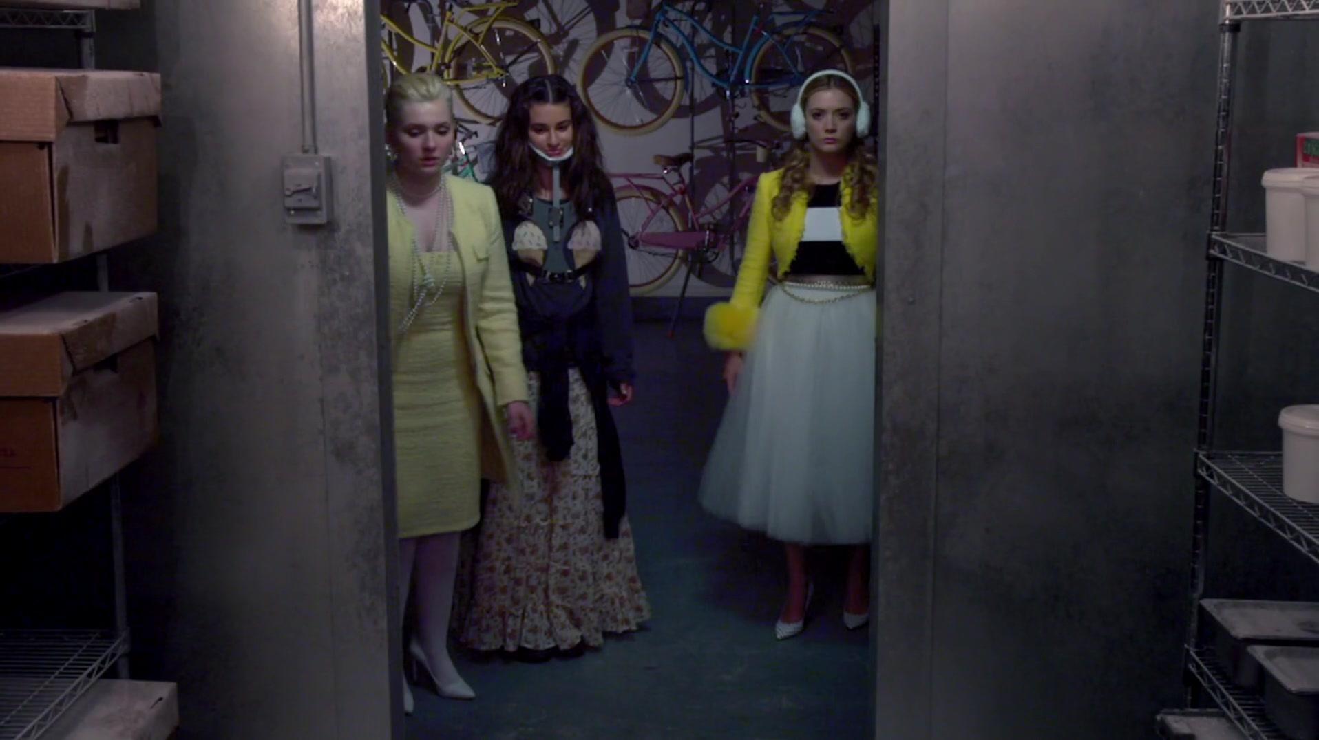 Scream_Queens_2015_S01E01E02_Pilot-Hell_Week_07528.jpg