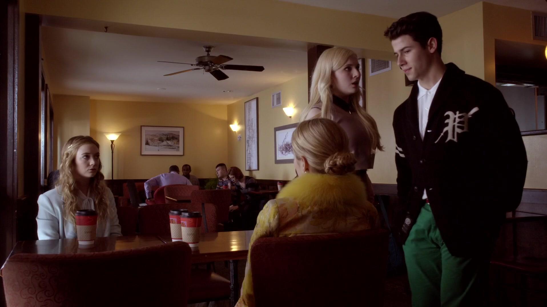 Scream_Queens_2015_S01E01E02_Pilot-Hell_Week_10832.jpg