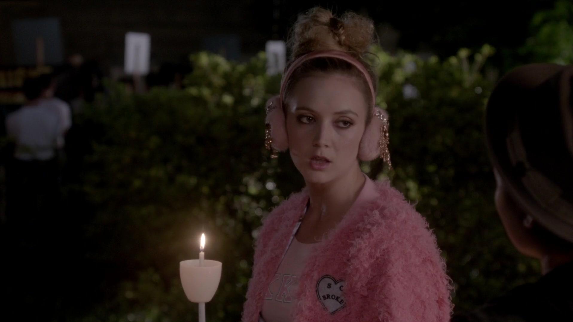 Scream_Queens_2015_S01E03_Chainsaw_1190.jpg