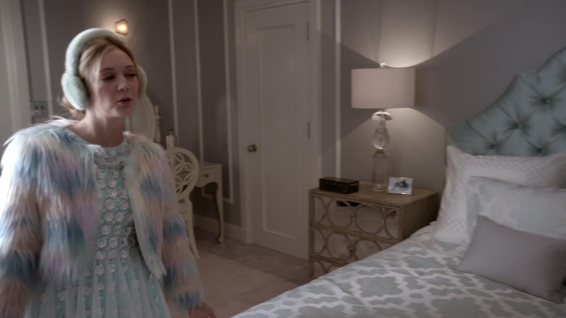 Scream_Queens_2015_S01E03_Chainsaw_3211.jpg