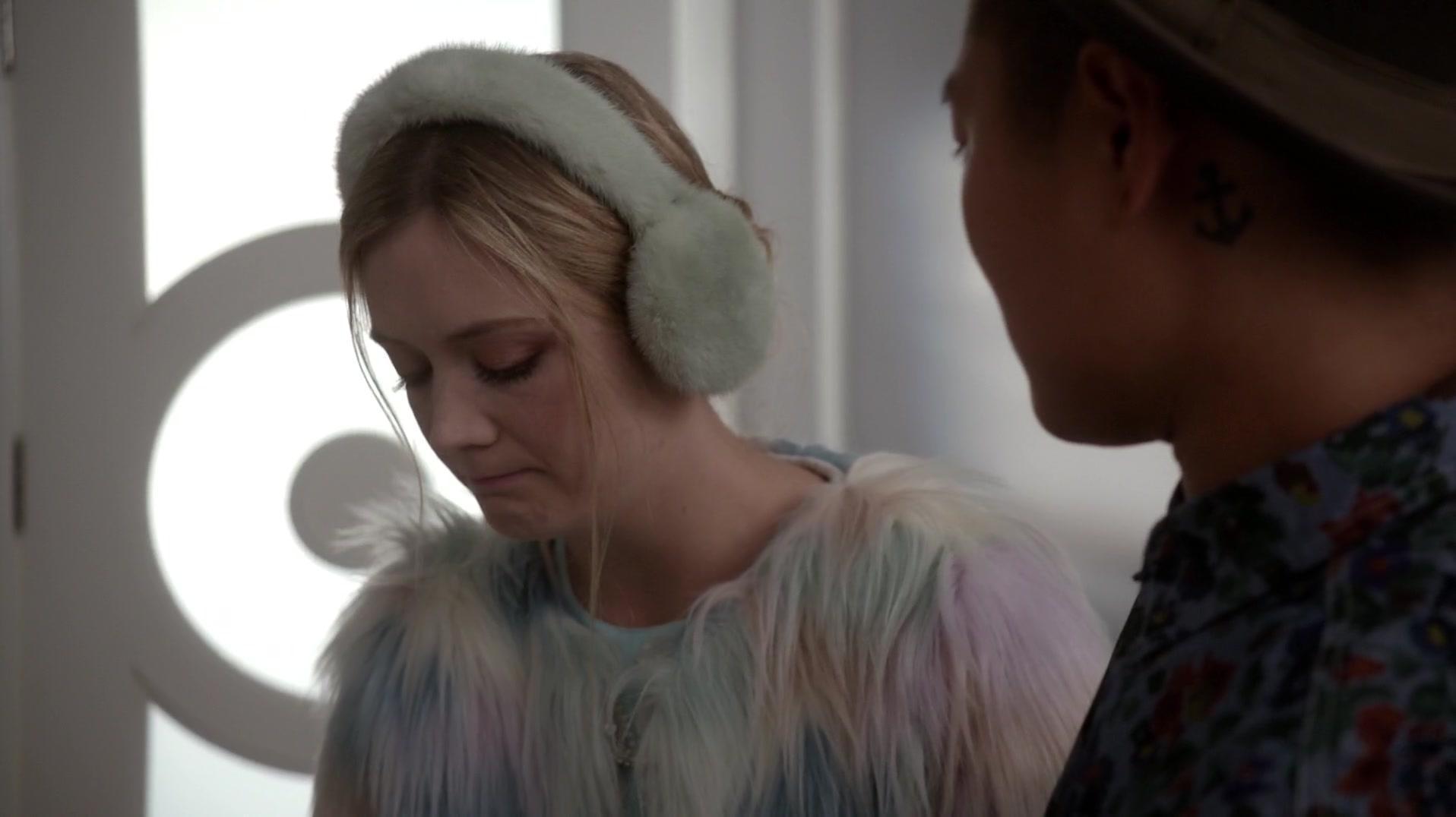 Scream_Queens_2015_S01E03_Chainsaw_3341.jpg