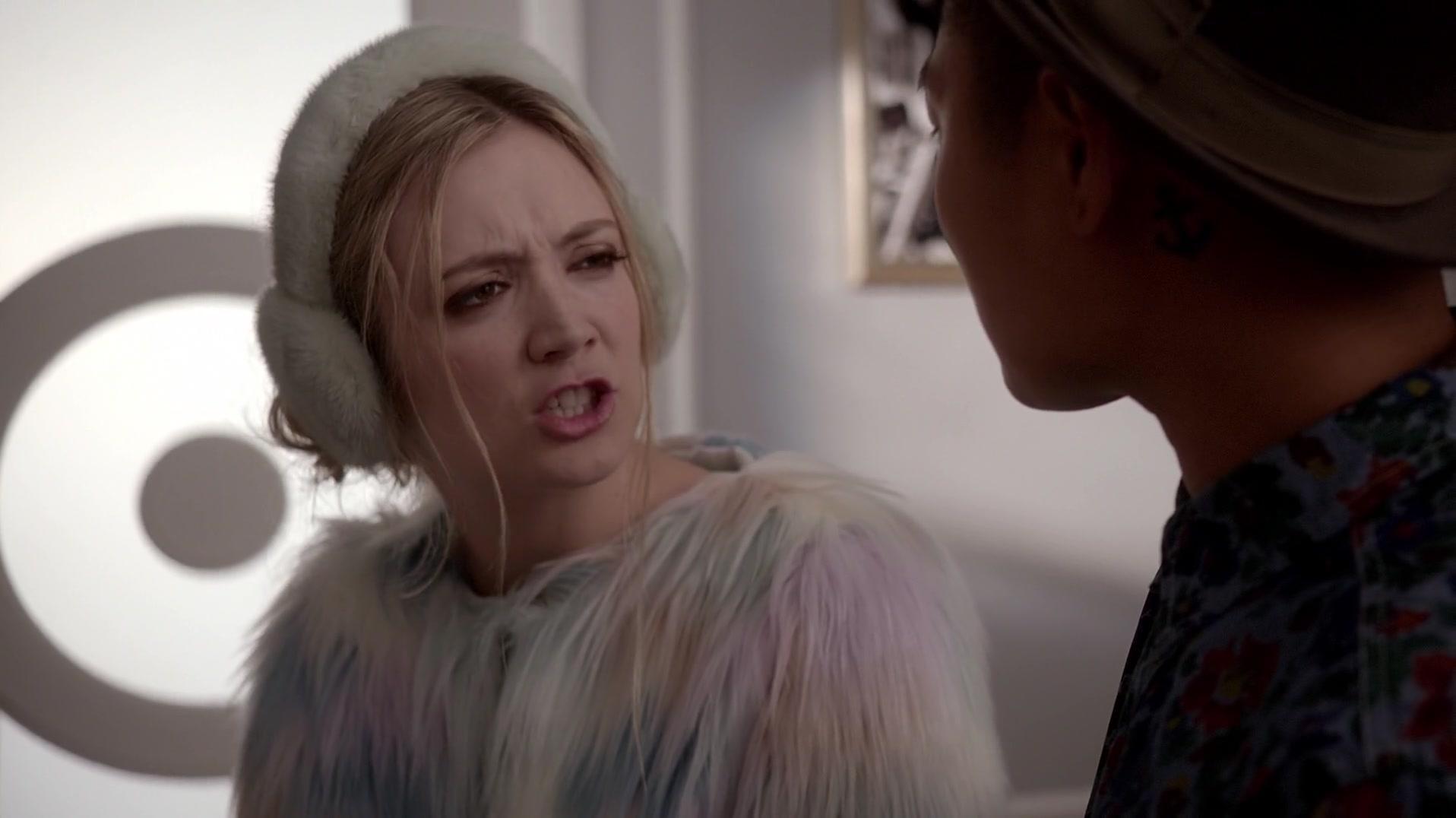 Scream_Queens_2015_S01E03_Chainsaw_3447.jpg