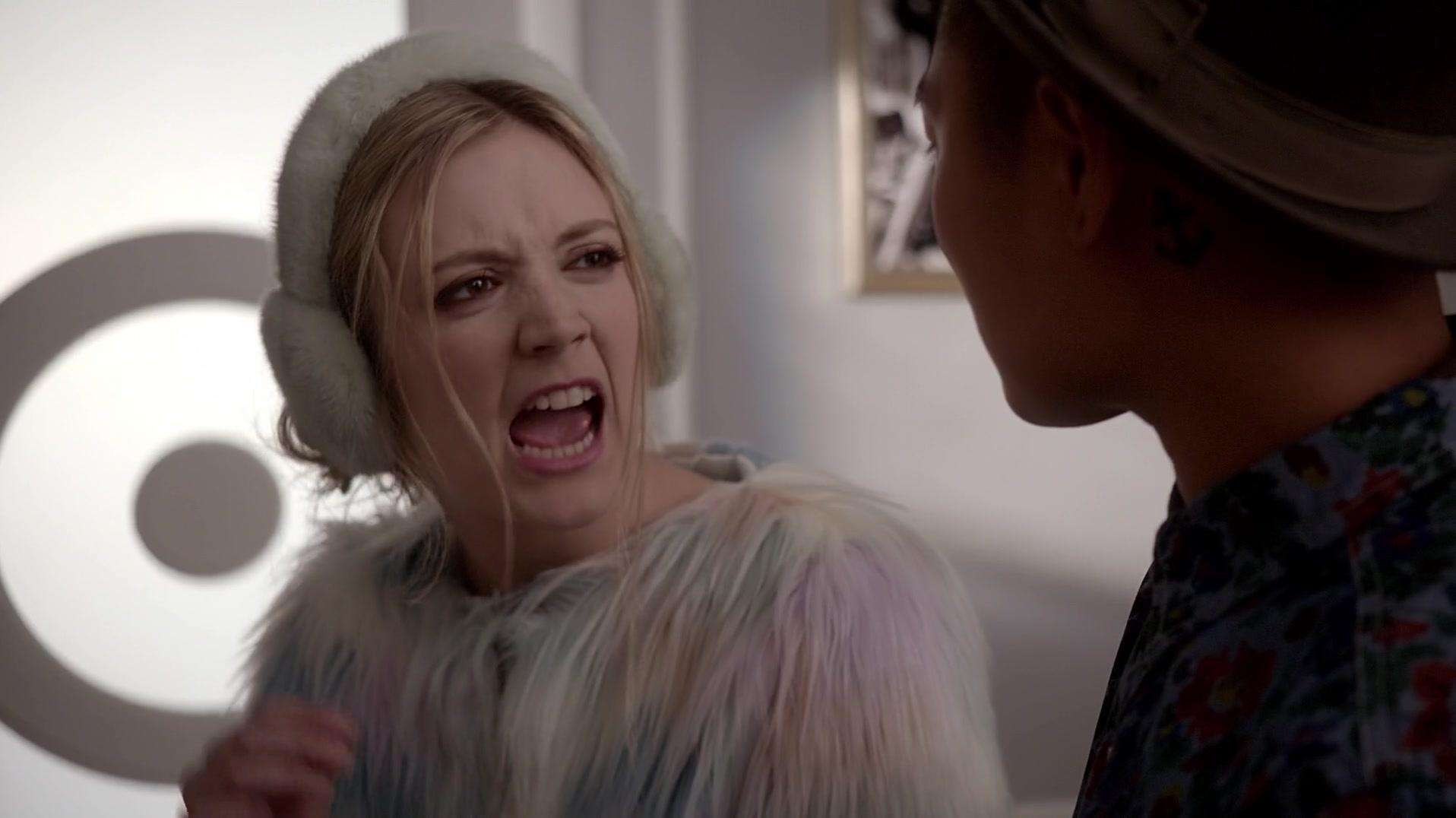 Scream_Queens_2015_S01E03_Chainsaw_3450.jpg