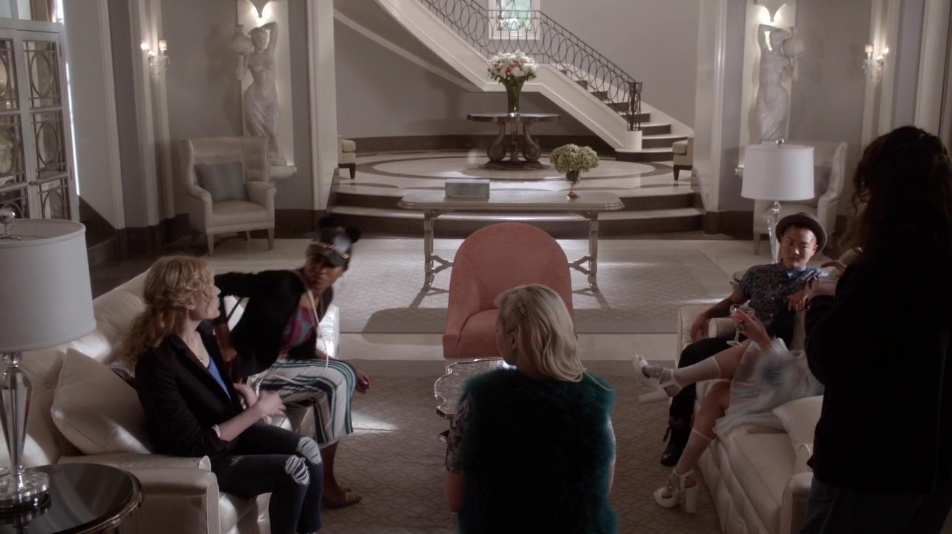 Scream_Queens_2015_S01E03_Chainsaw_3538.jpg