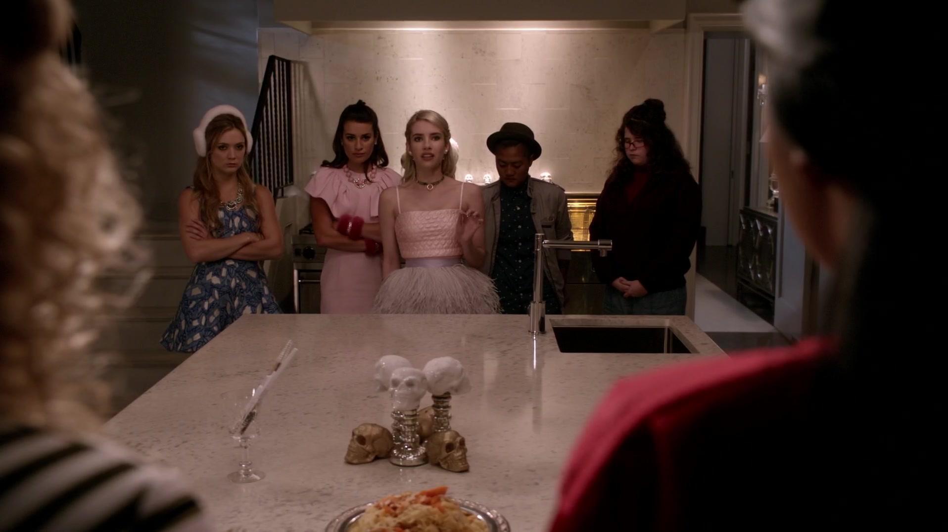 Scream_Queens_2015_S01E04_Haunted_House_2055.jpg