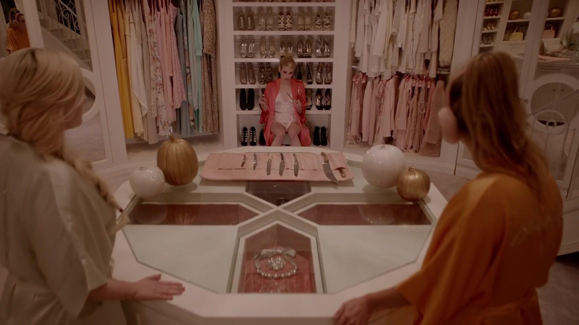 Scream_Queens_2015_S01E04_Haunted_House_2200.jpg