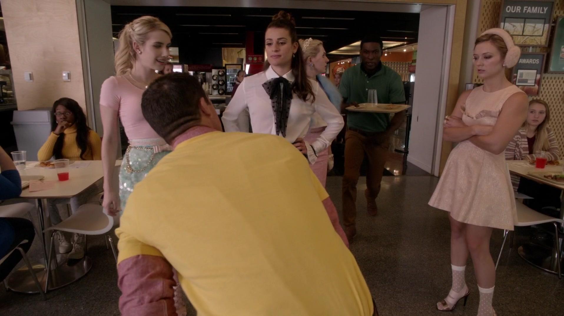 Scream_Queens_2015_S01E04_Haunted_House_4849.jpg