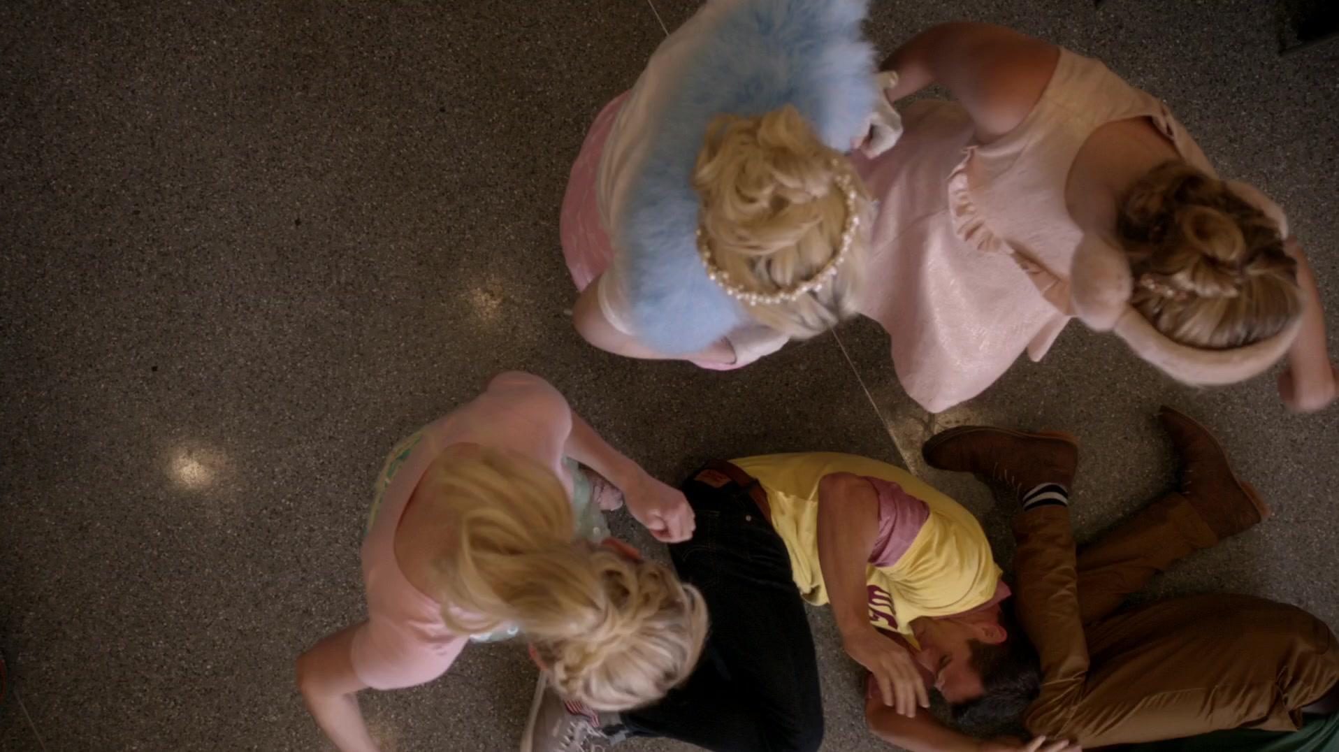 Scream_Queens_2015_S01E04_Haunted_House_4898.jpg