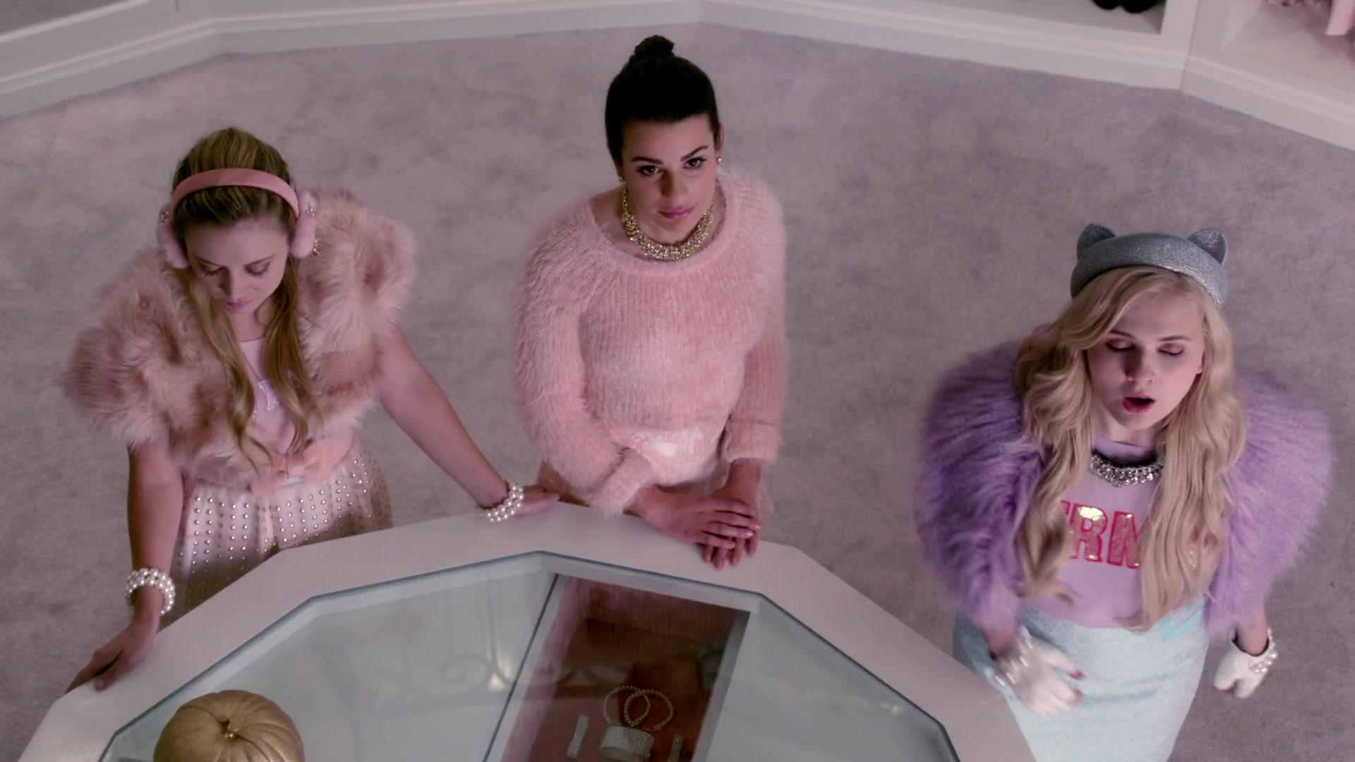 Scream_Queens_2015_S01E05_Pumpkin_Patch_1080p_0486.jpg