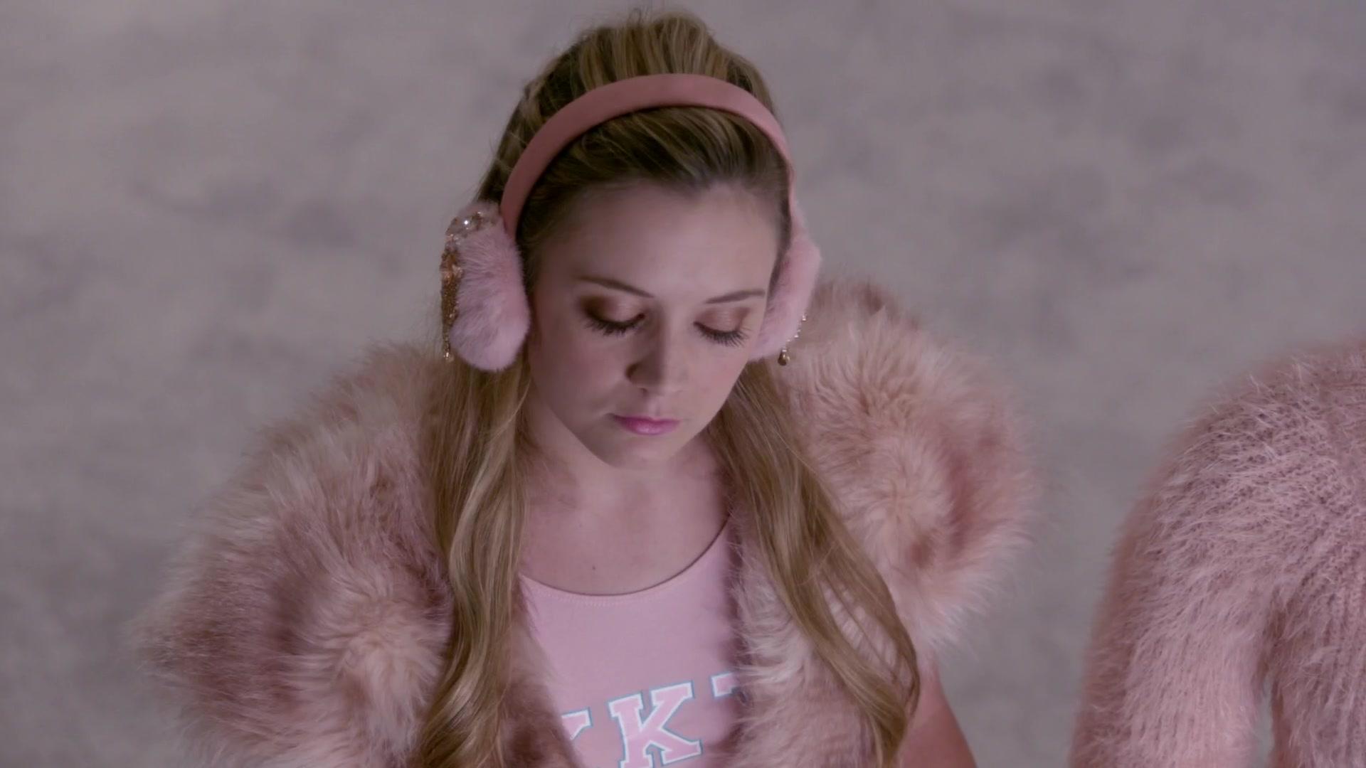 Scream_Queens_2015_S01E05_Pumpkin_Patch_1080p_0504.jpg