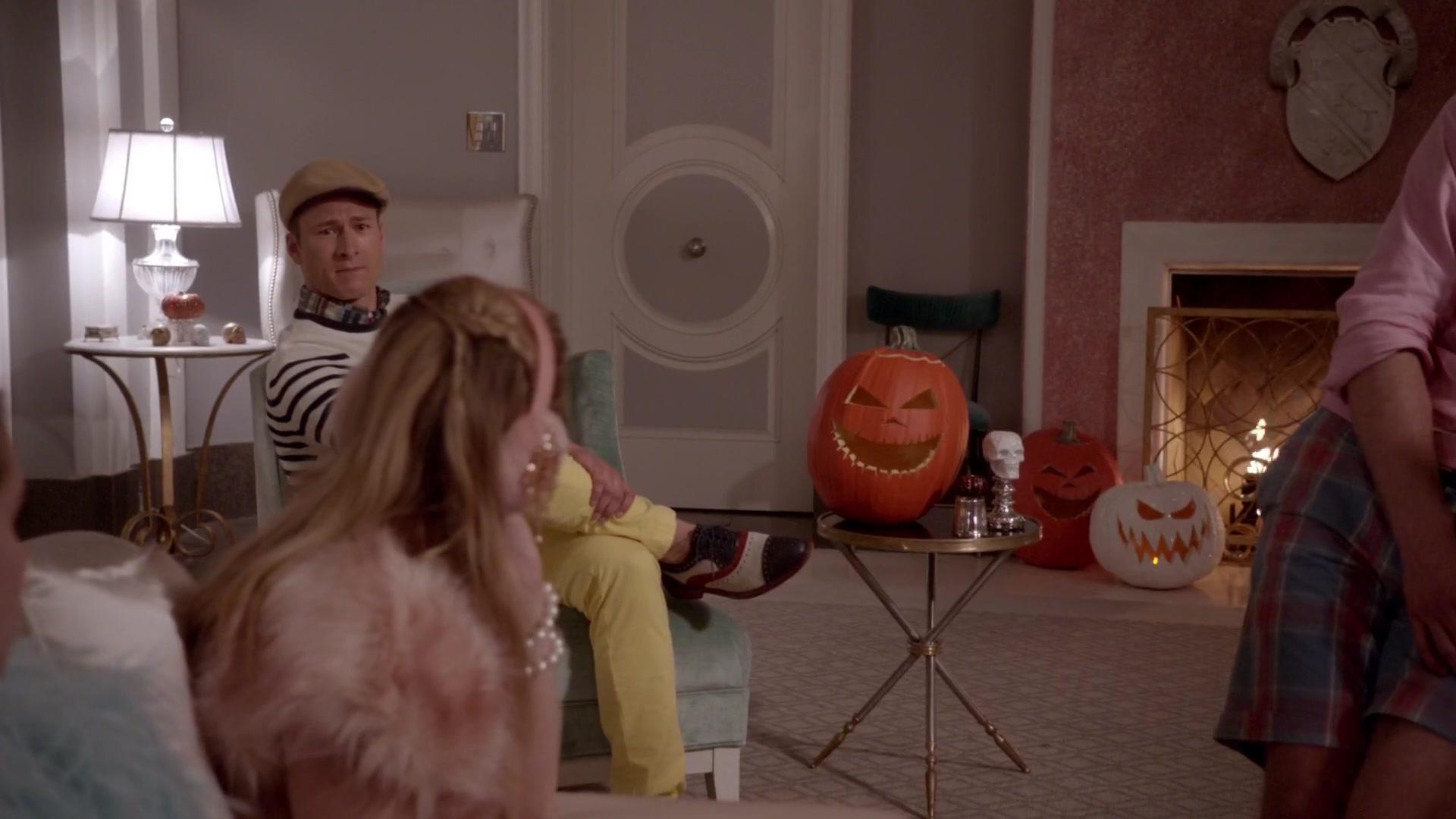 Scream_Queens_2015_S01E05_Pumpkin_Patch_1080p_1043.jpg