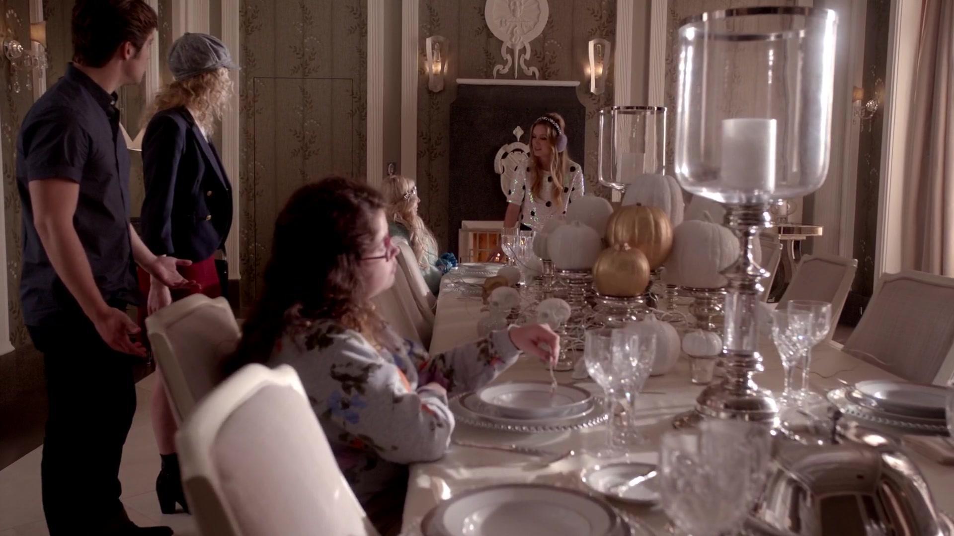 Scream_Queens_2015_S01E05_Pumpkin_Patch_1080p_2416.jpg