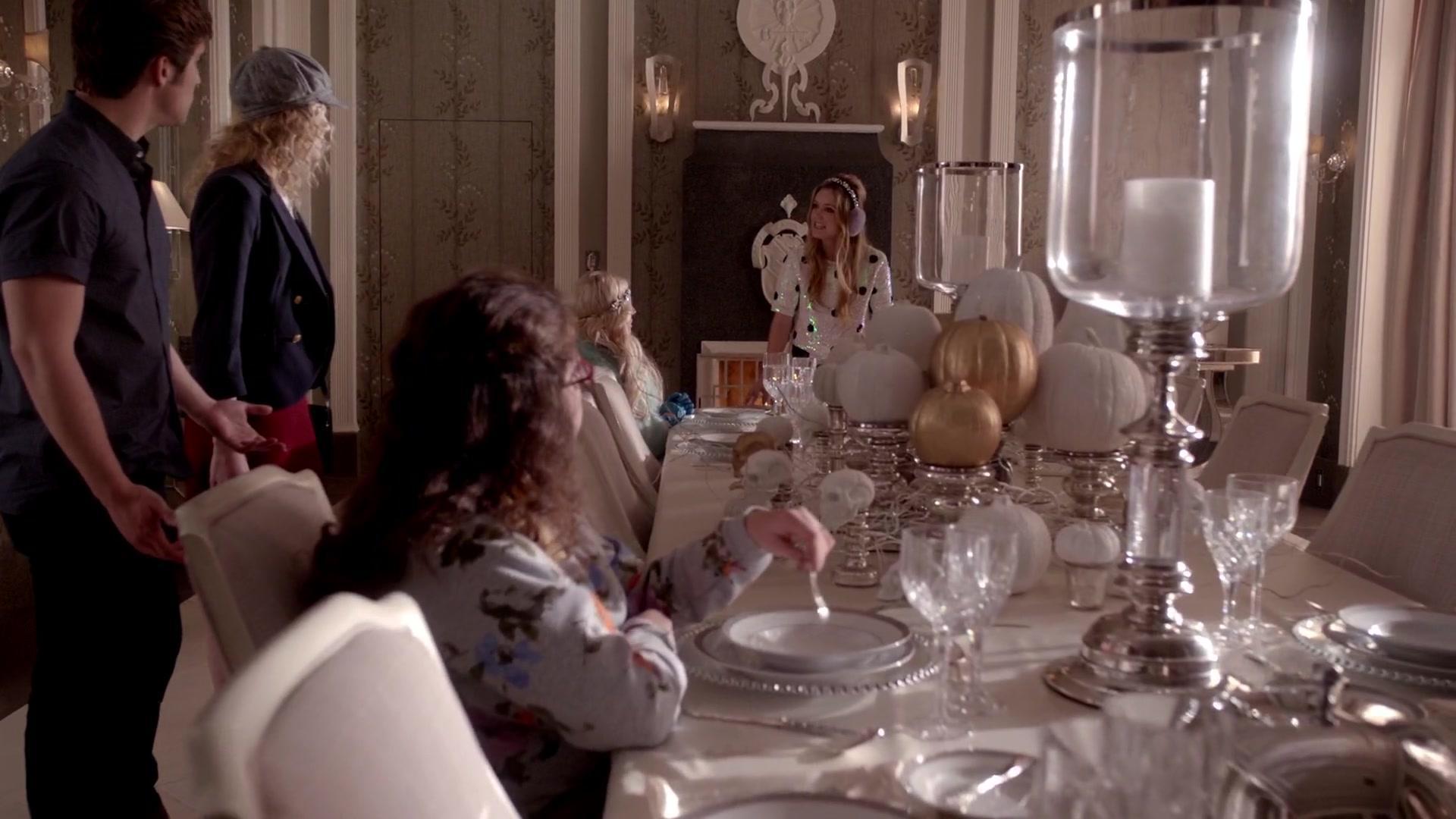Scream_Queens_2015_S01E05_Pumpkin_Patch_1080p_2417.jpg