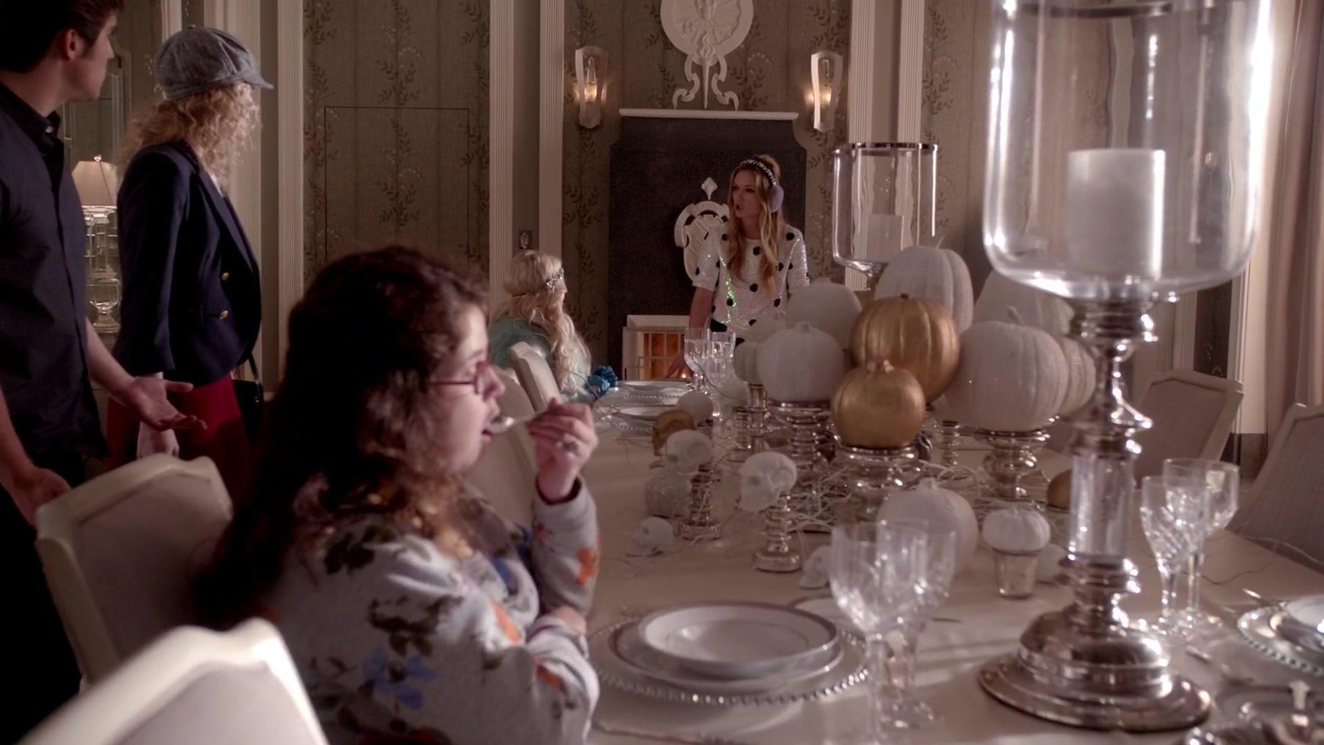 Scream_Queens_2015_S01E05_Pumpkin_Patch_1080p_2419.jpg