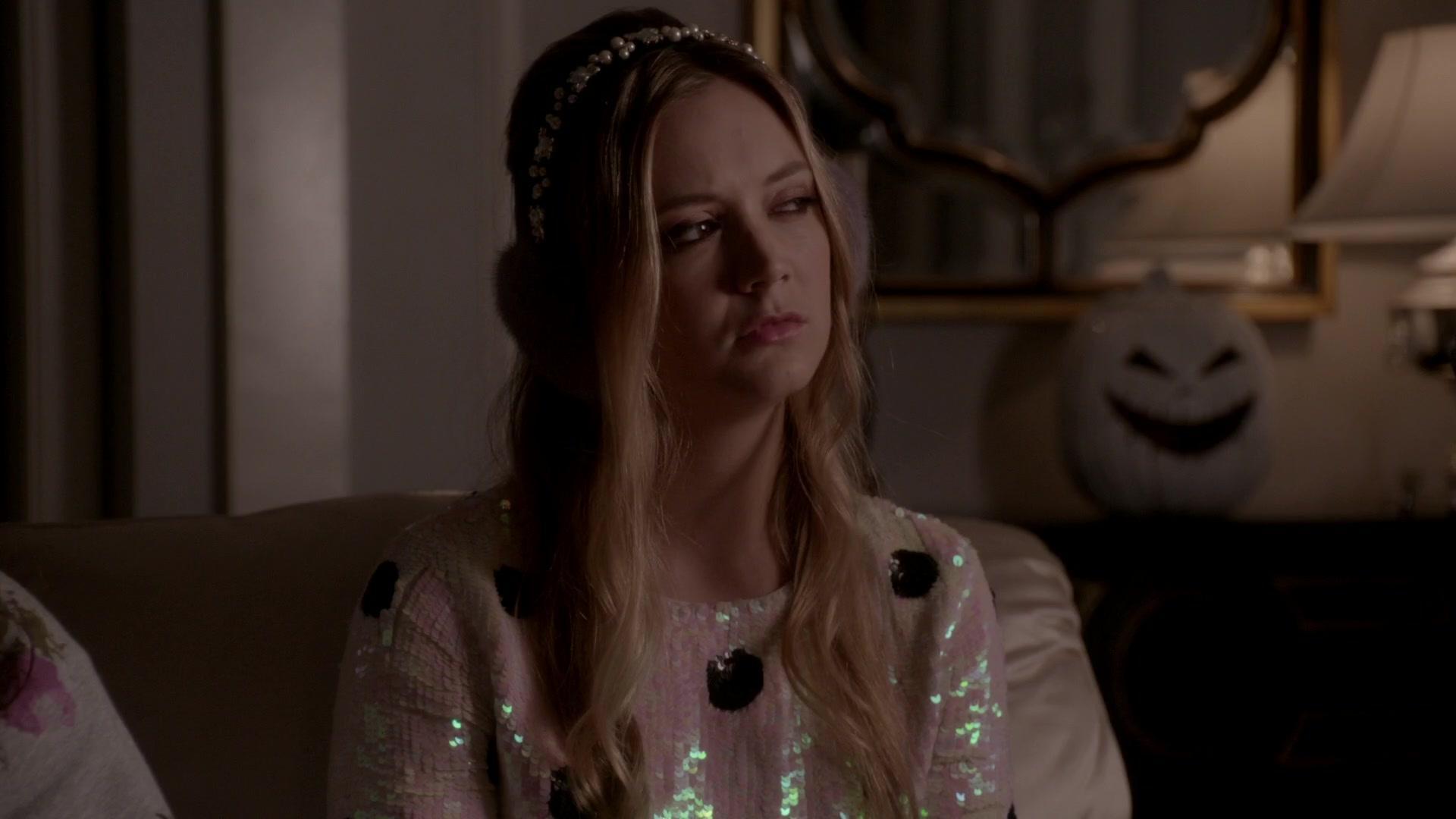 Scream_Queens_2015_S01E05_Pumpkin_Patch_1080p_5728.jpg