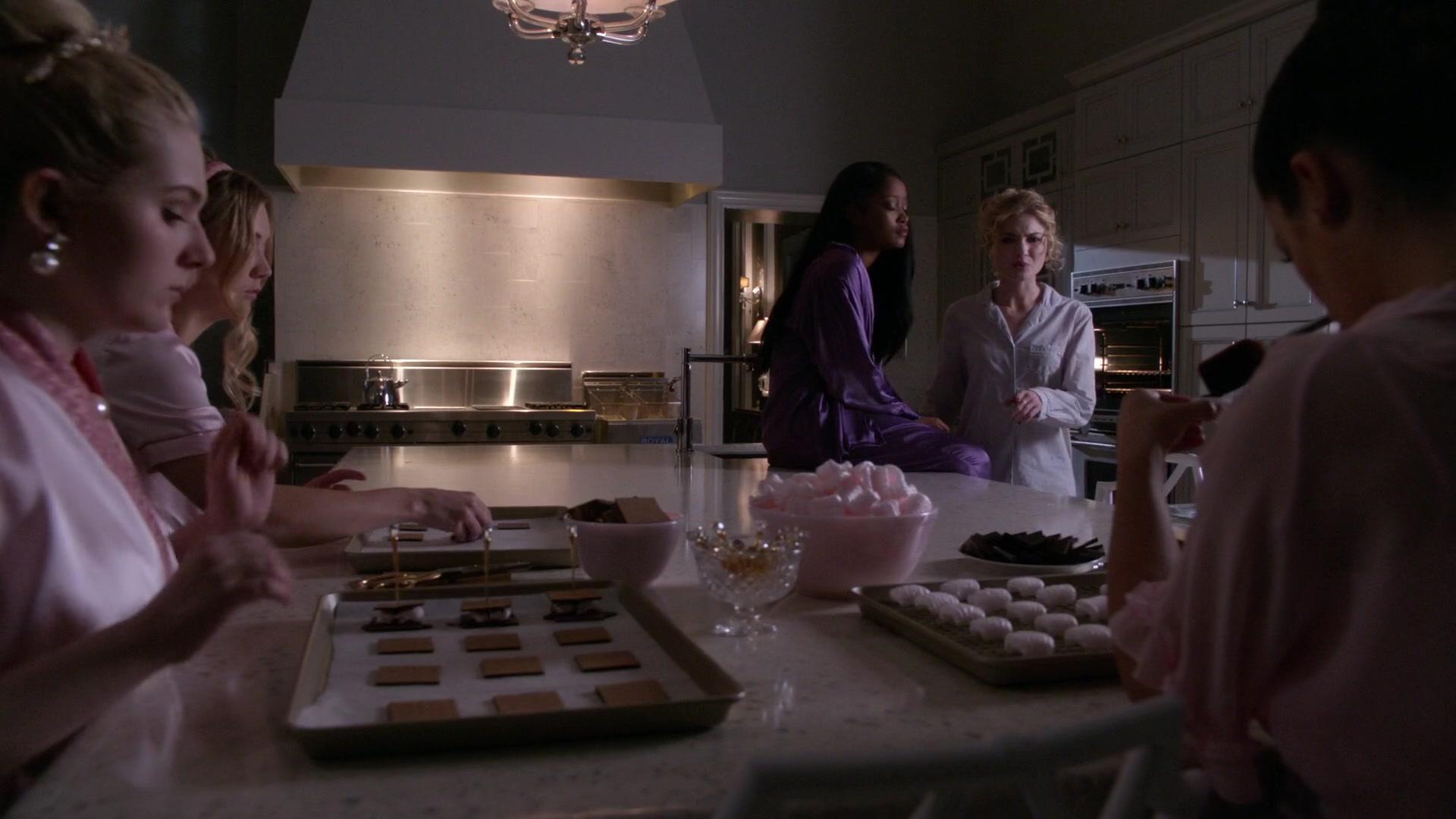 Scream_Queens_2015_S01E06_Seven_Minutes_in_Hell_1828.jpg