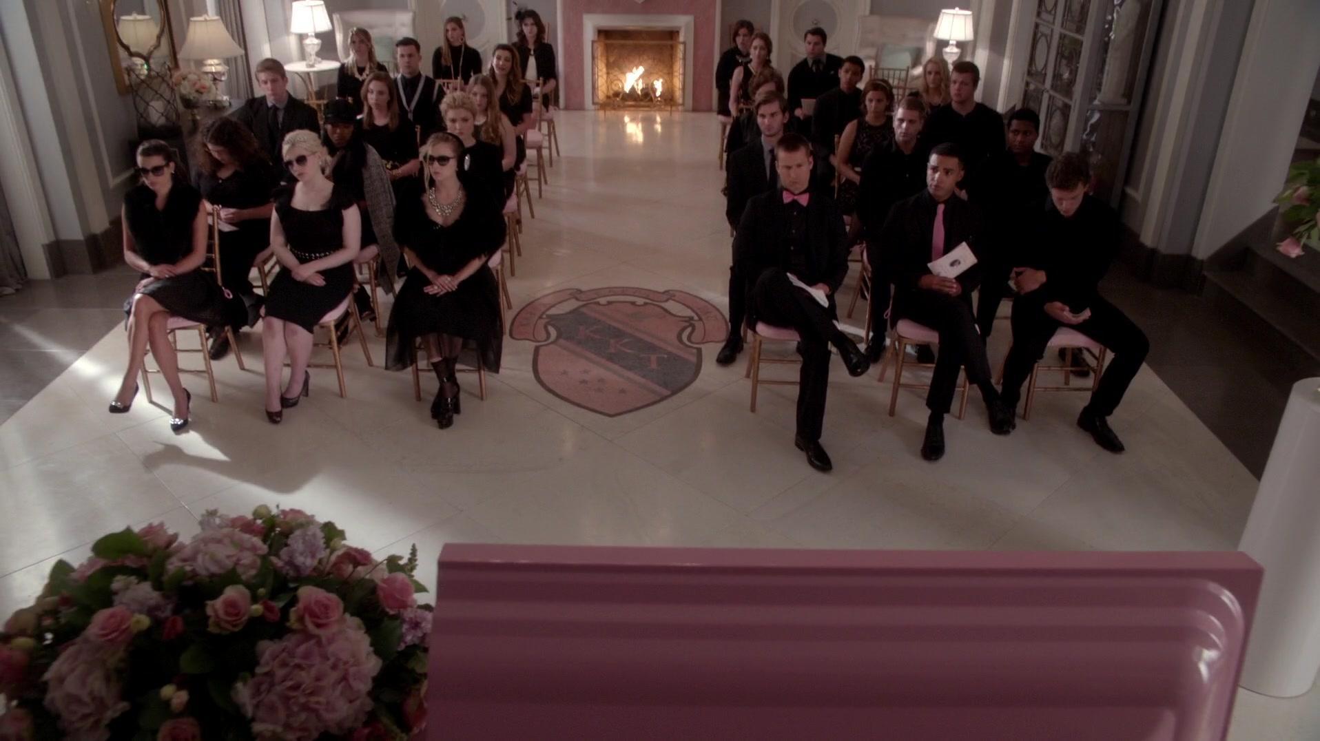 Scream_Queens_2015_S01E07_Beware_of_Young_Girls_0189.jpg