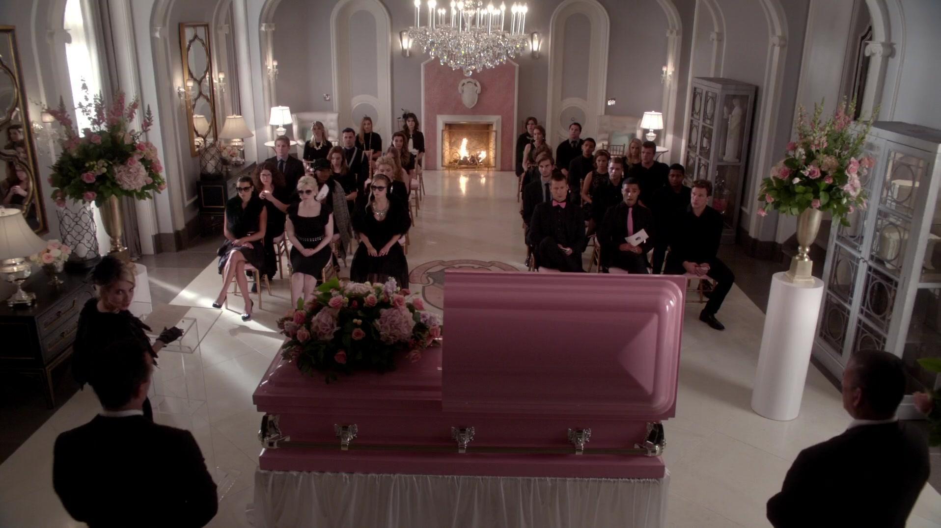 Scream_Queens_2015_S01E07_Beware_of_Young_Girls_0325.jpg