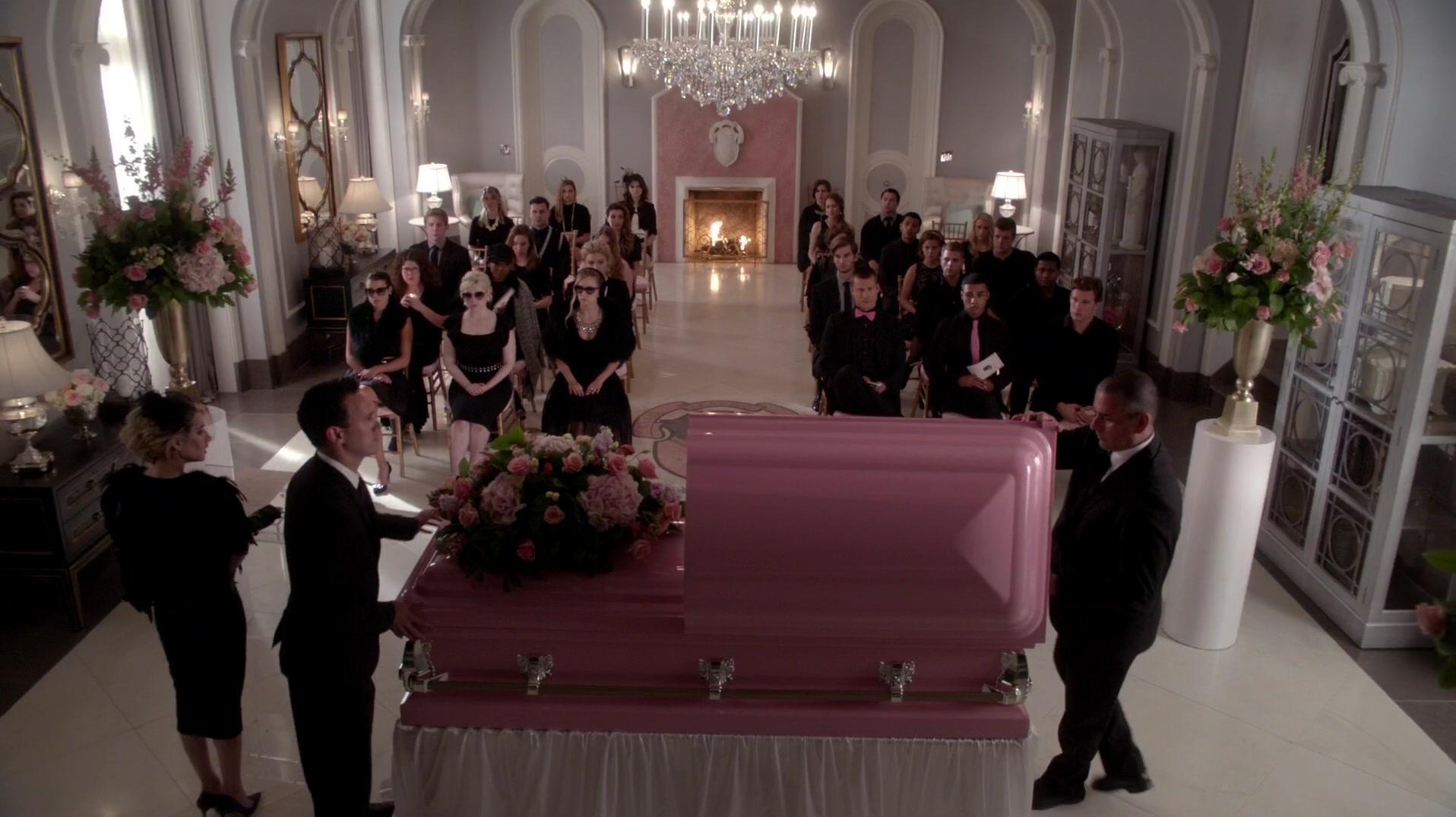 Scream_Queens_2015_S01E07_Beware_of_Young_Girls_0329.jpg