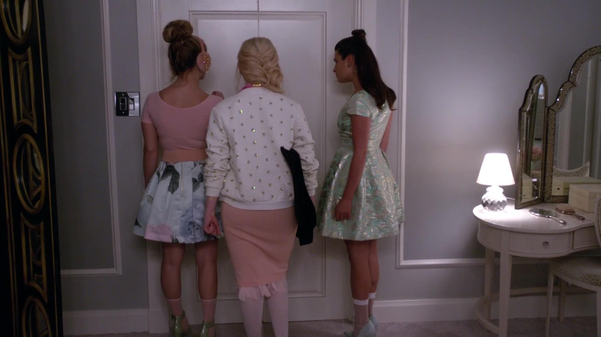 Scream_Queens_2015_S01E07_Beware_of_Young_Girls_0394.jpg