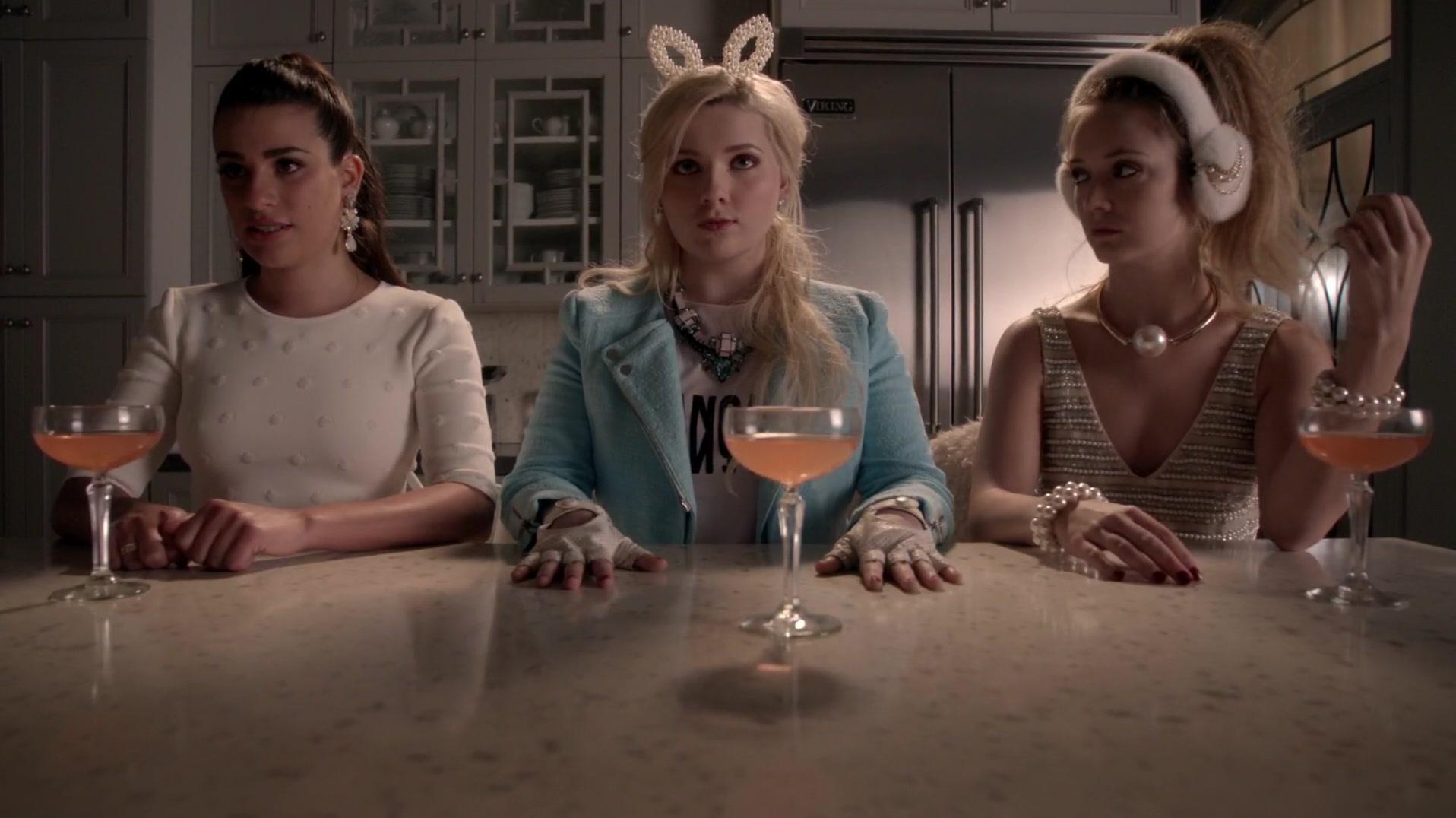 Scream_Queens_2015_S01E07_Beware_of_Young_Girls_4398.jpg