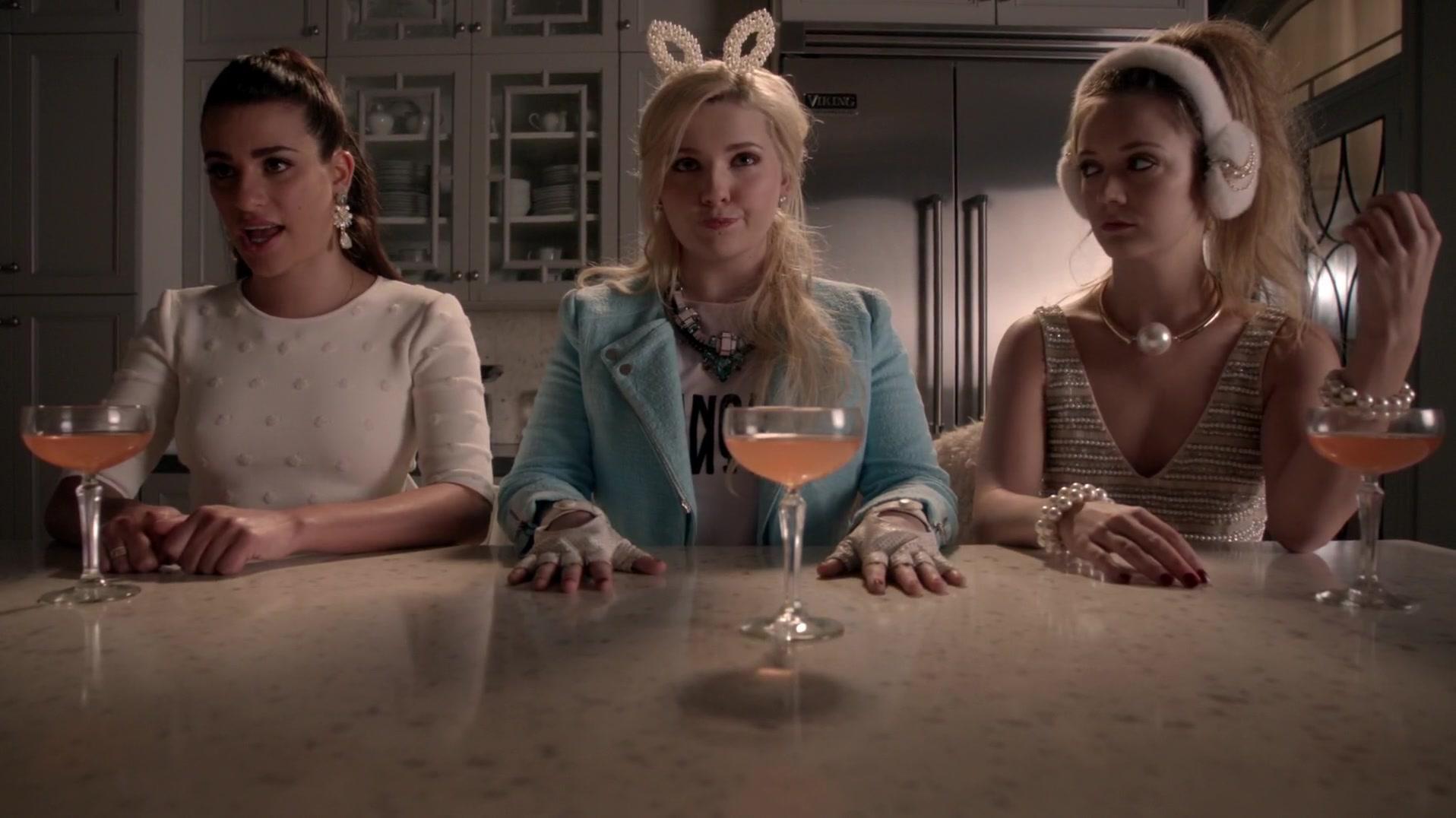 Scream_Queens_2015_S01E07_Beware_of_Young_Girls_4401.jpg