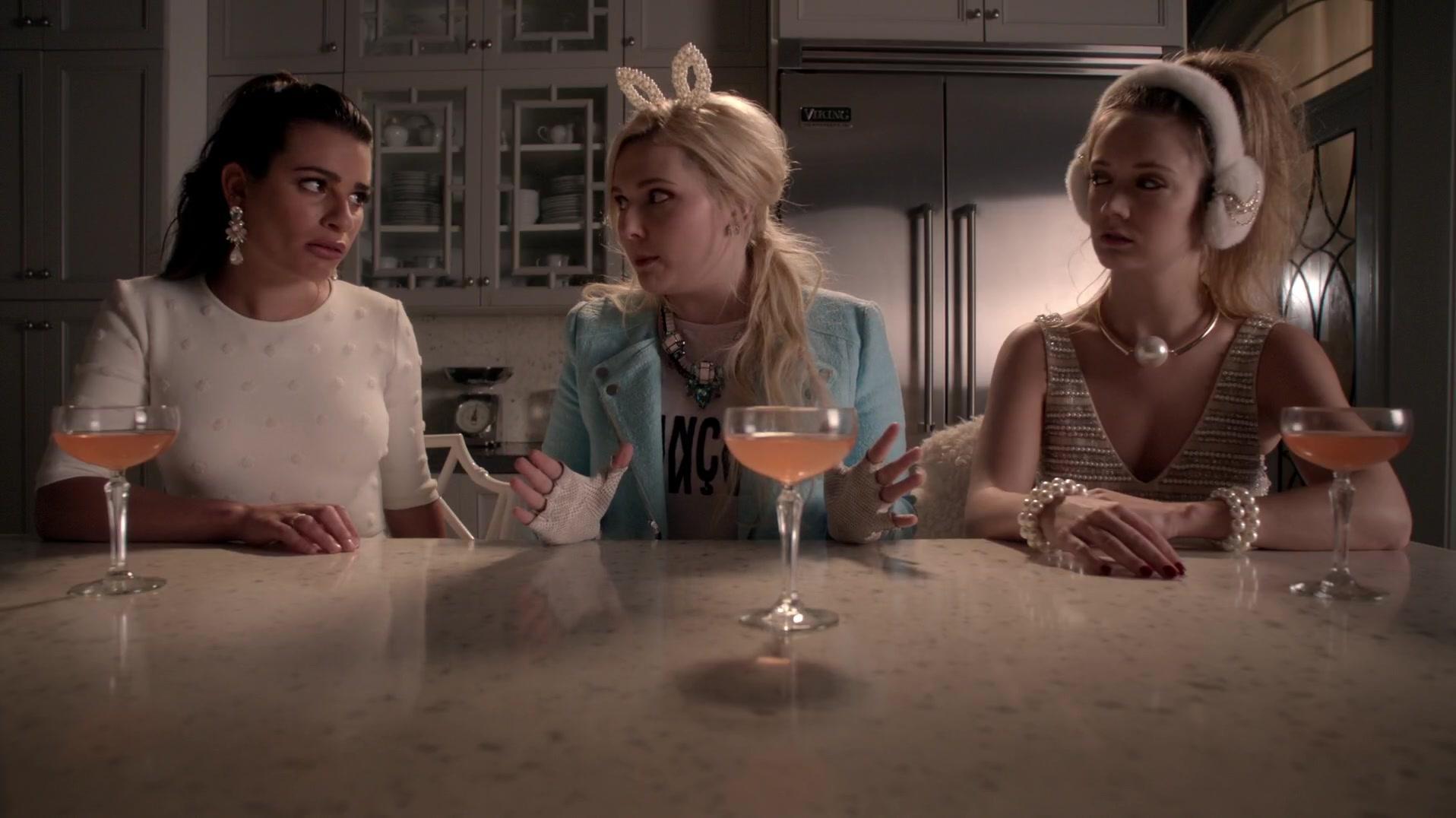 Scream_Queens_2015_S01E07_Beware_of_Young_Girls_4439.jpg