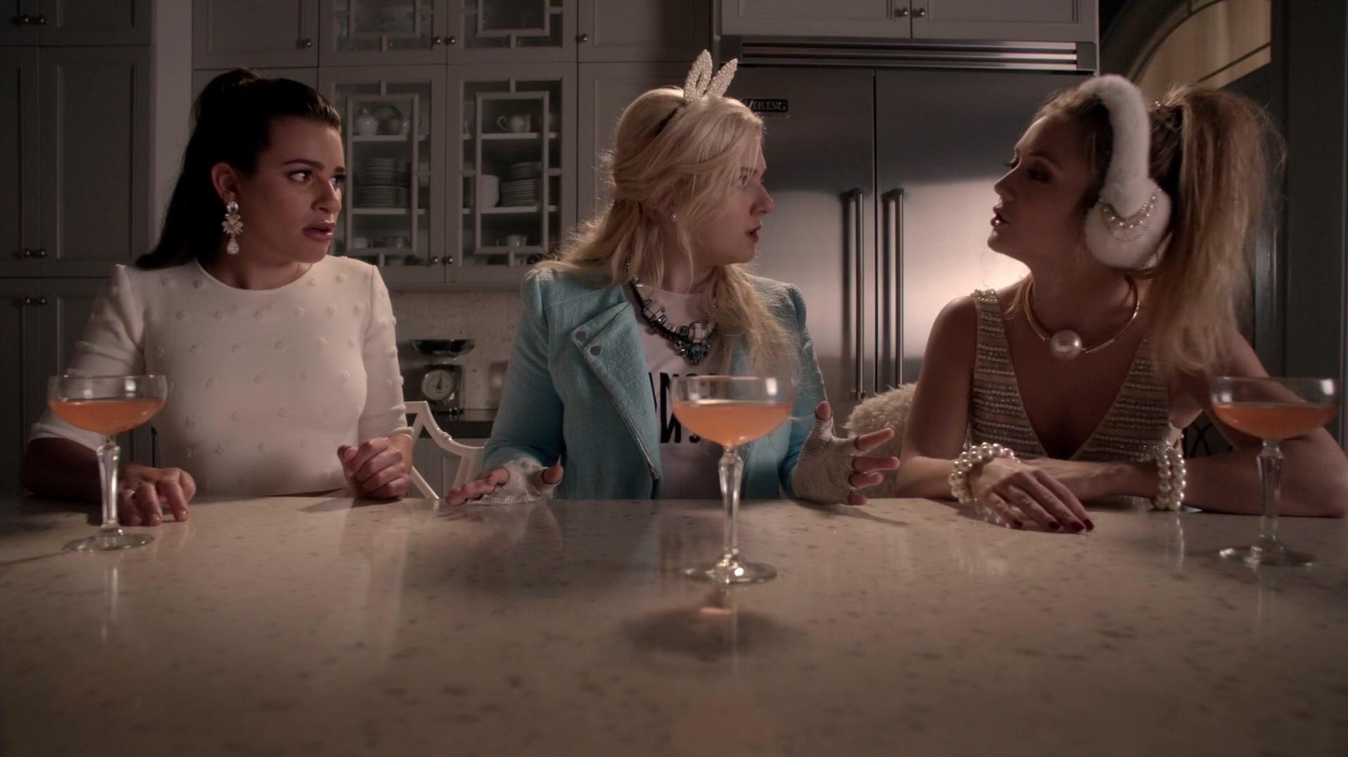 Scream_Queens_2015_S01E07_Beware_of_Young_Girls_4518.jpg