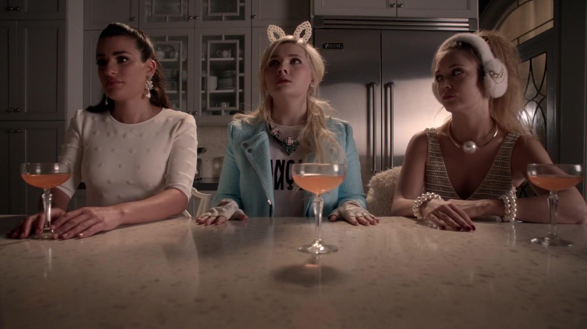 Scream_Queens_2015_S01E07_Beware_of_Young_Girls_4526.jpg