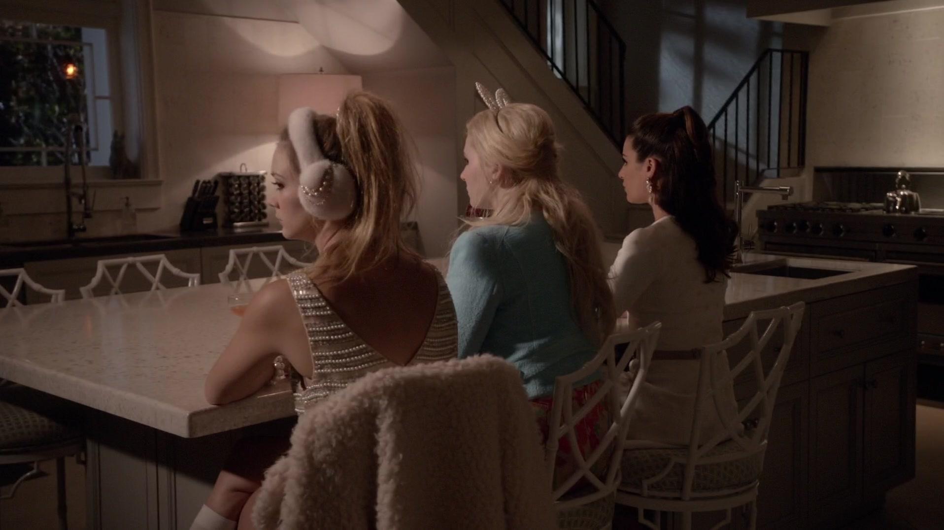 Scream_Queens_2015_S01E07_Beware_of_Young_Girls_4528.jpg