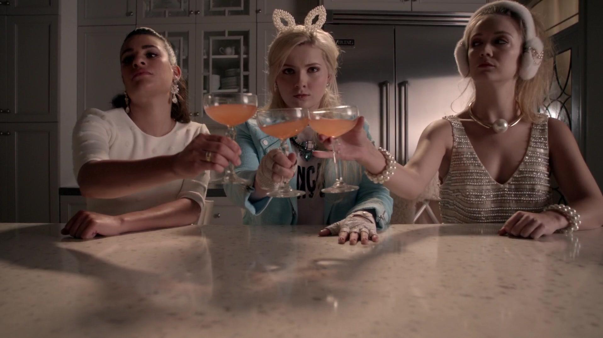 Scream_Queens_2015_S01E07_Beware_of_Young_Girls_4641.jpg