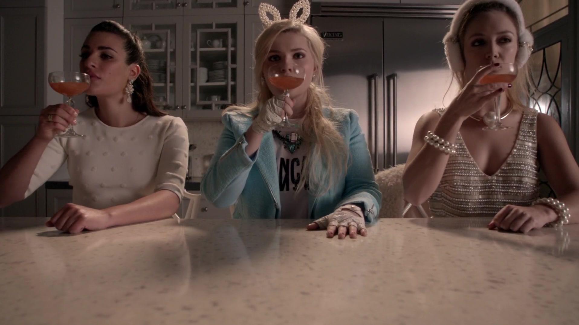 Scream_Queens_2015_S01E07_Beware_of_Young_Girls_4645.jpg