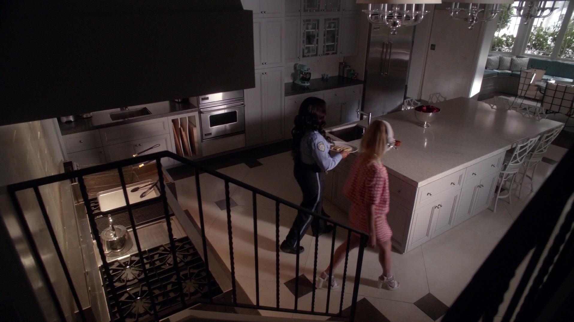 Scream_Queens_2015_S01E08_Mommie_Dearest_1080p_1200.jpg
