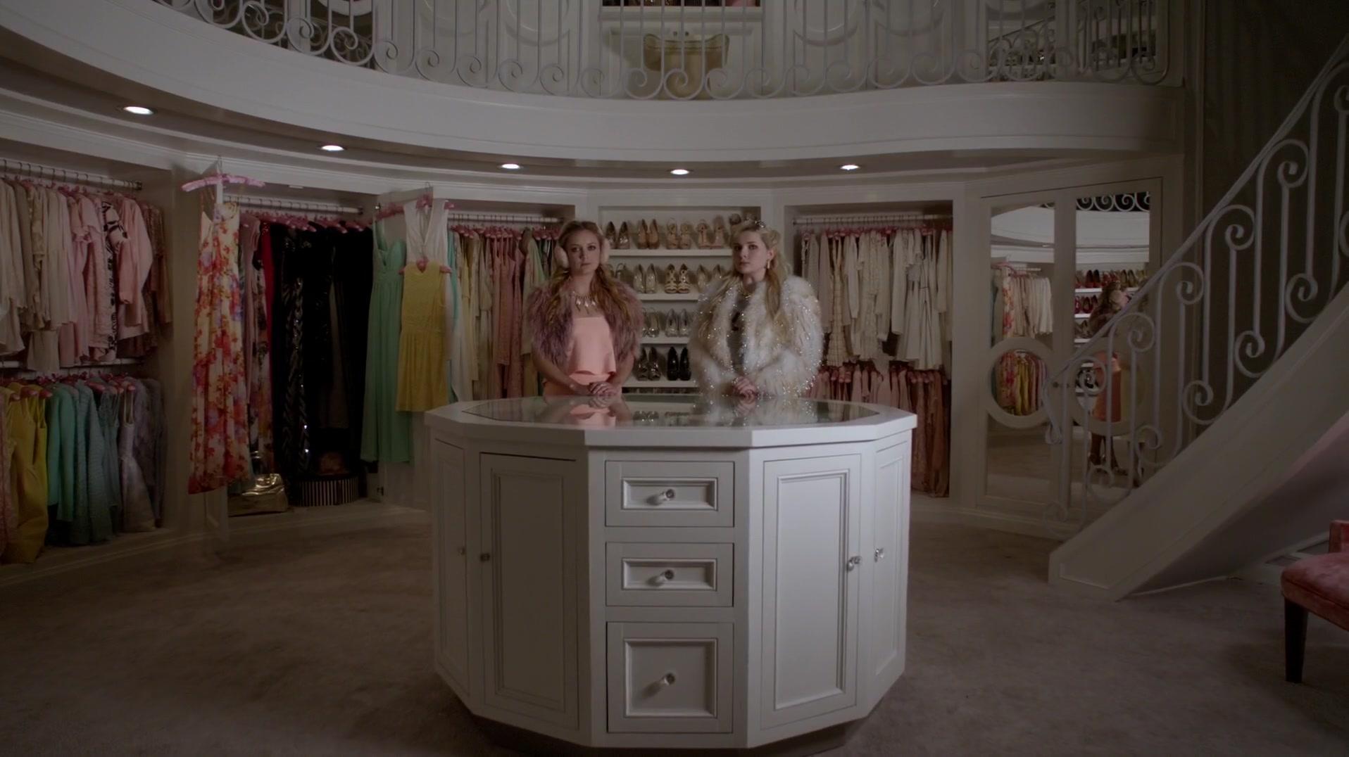 Scream_Queens_2015_S01E09_Ghost_Stories_1080p_4349.jpg