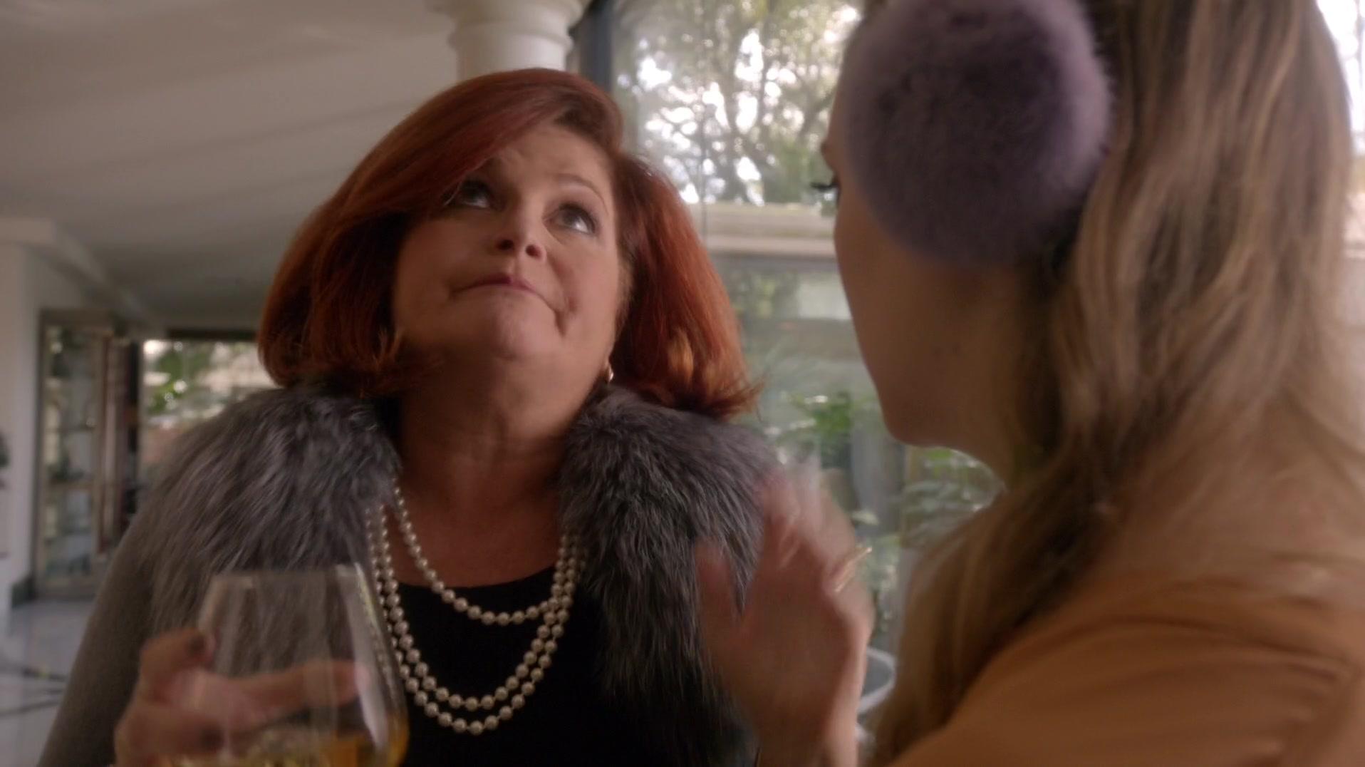 Scream_Queens_2015_S01E10_Thanksgiving_1080p_0924.jpg