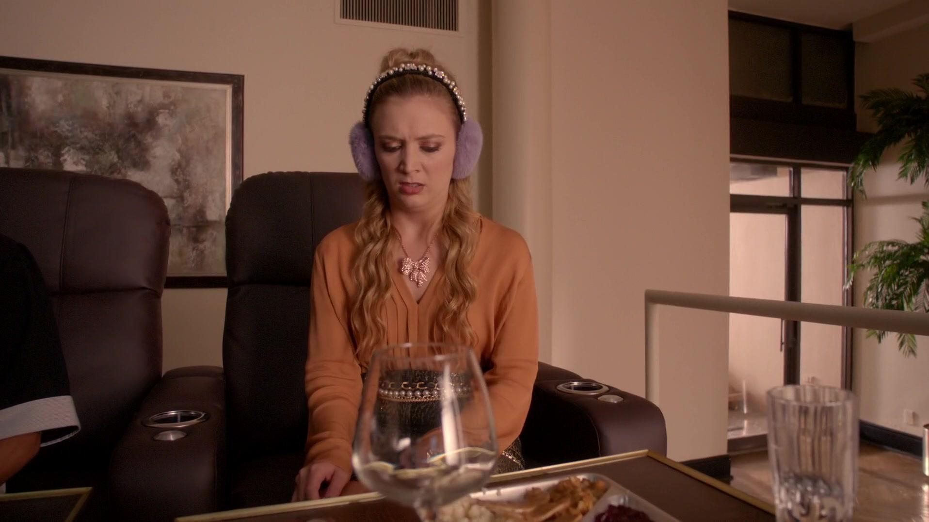 Scream_Queens_2015_S01E10_Thanksgiving_1080p_1127.jpg