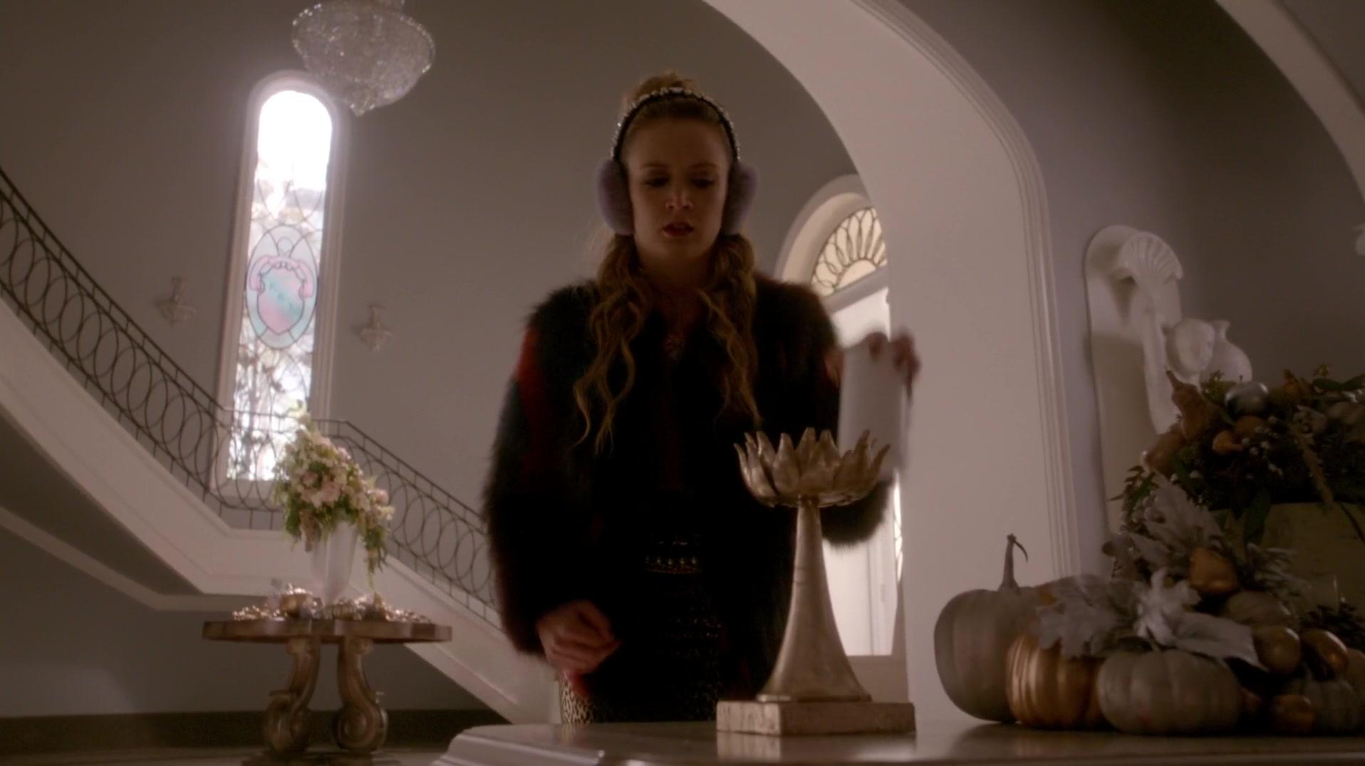 Scream_Queens_2015_S01E10_Thanksgiving_1080p_1361.jpg