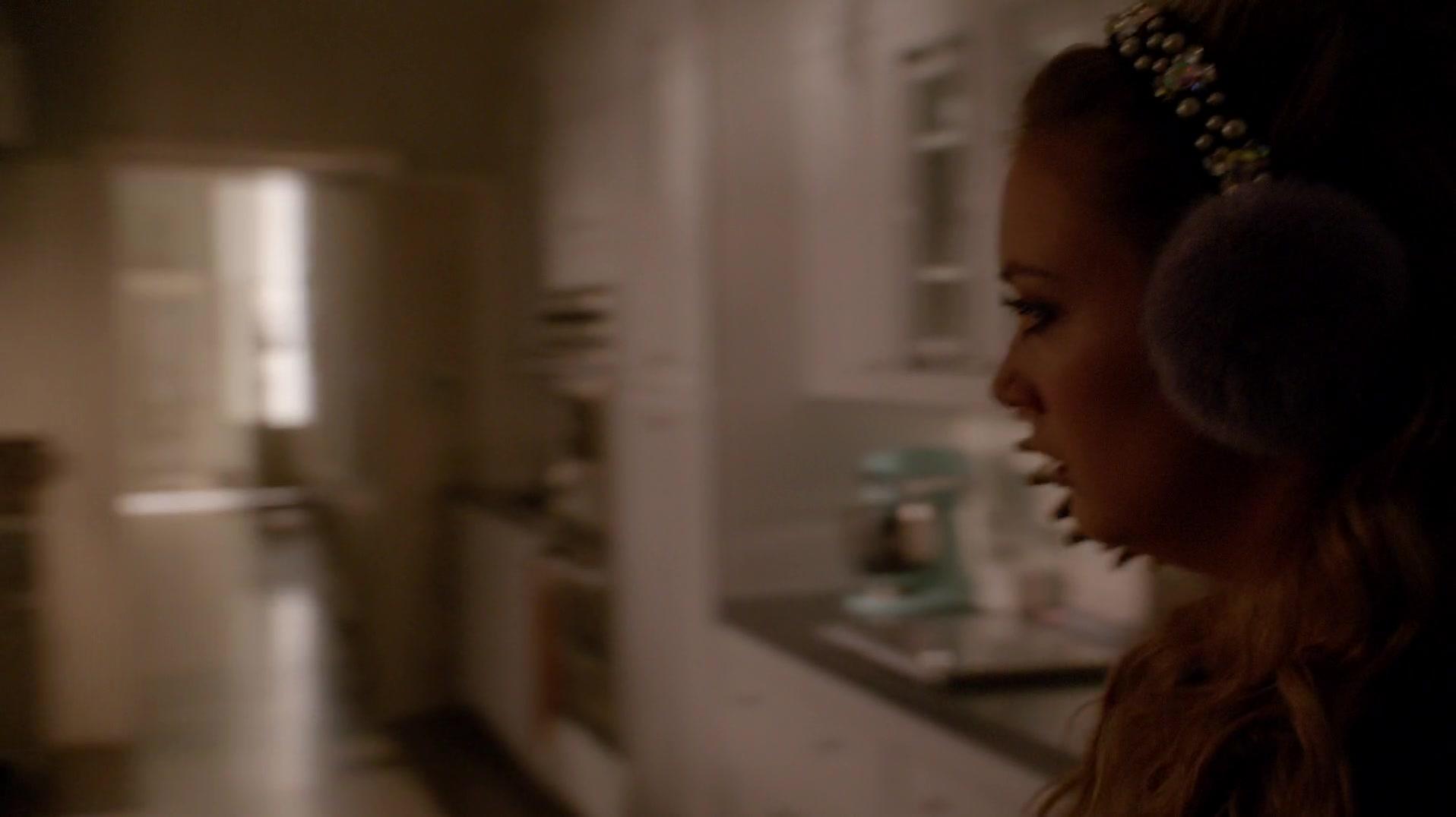 Scream_Queens_2015_S01E10_Thanksgiving_1080p_1383.jpg