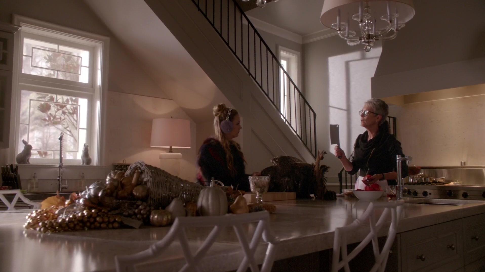 Scream_Queens_2015_S01E10_Thanksgiving_1080p_1657.jpg