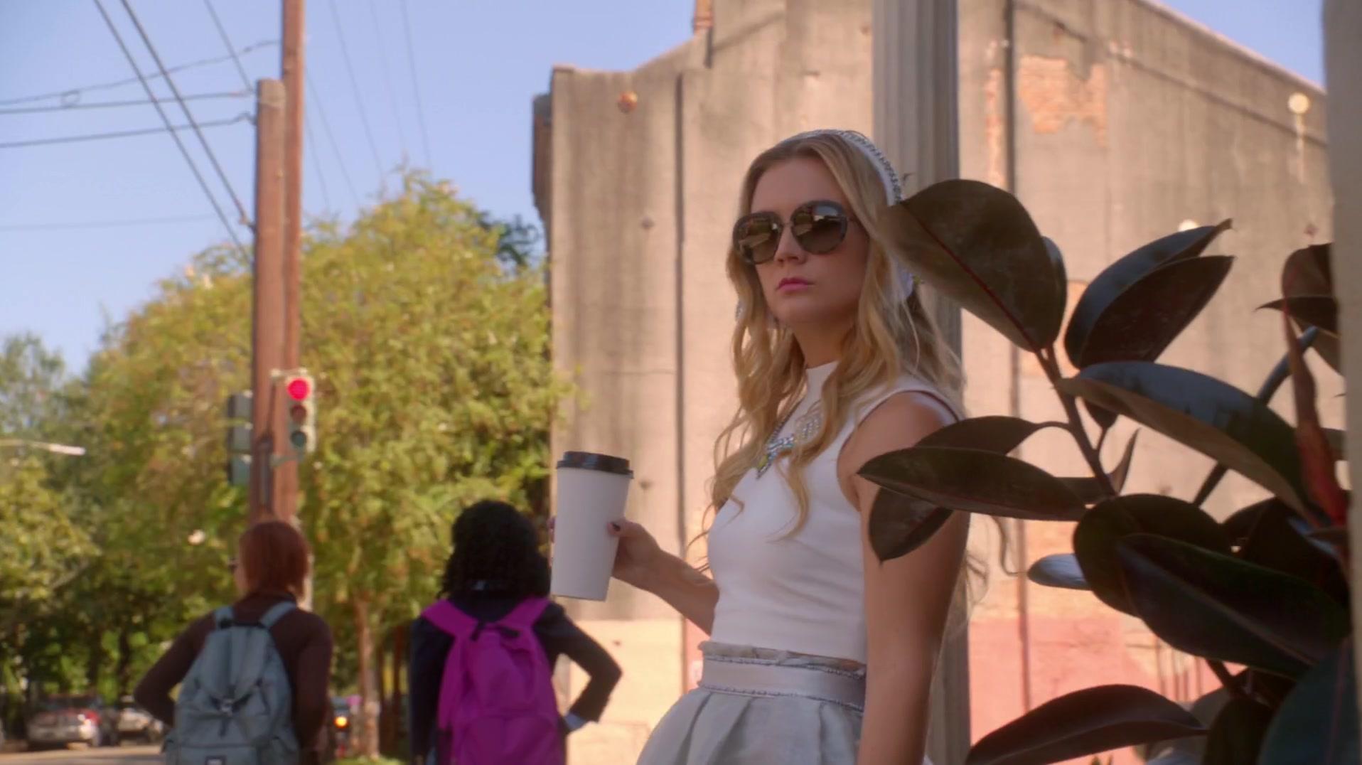 Scream_Queens_2015_S01E10_Thanksgiving_1080p_3610.jpg