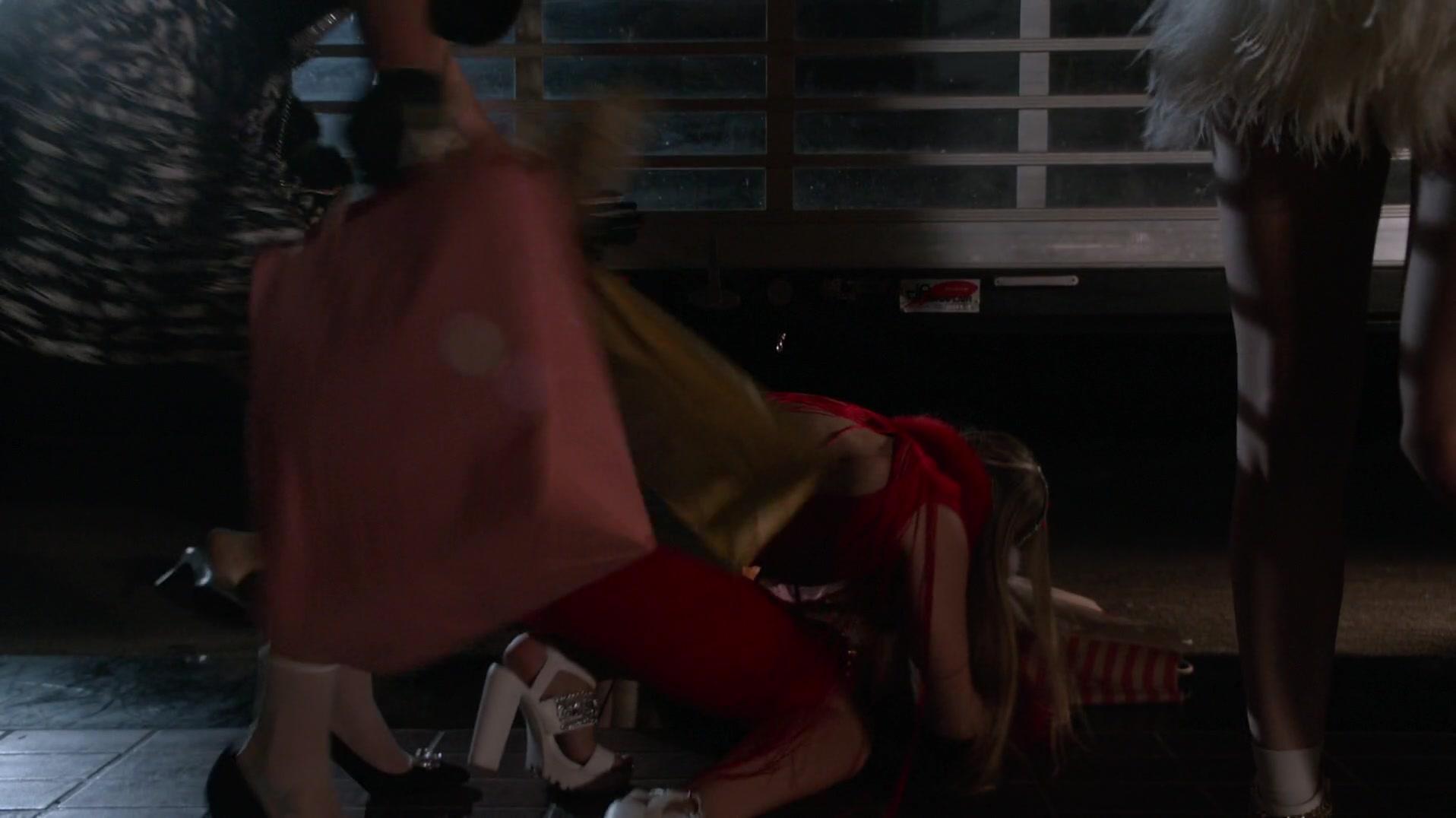 Scream_Queens_2015_S01E11_Black_Friday_1080p__1280.jpg