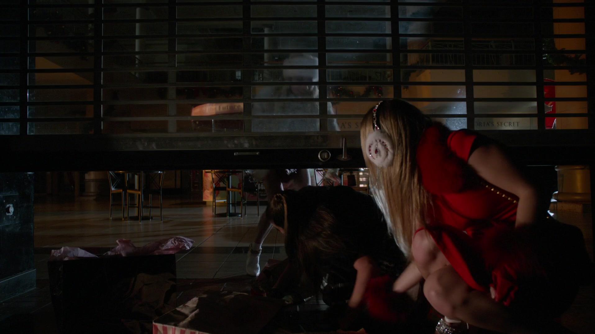 Scream_Queens_2015_S01E11_Black_Friday_1080p__1281.jpg