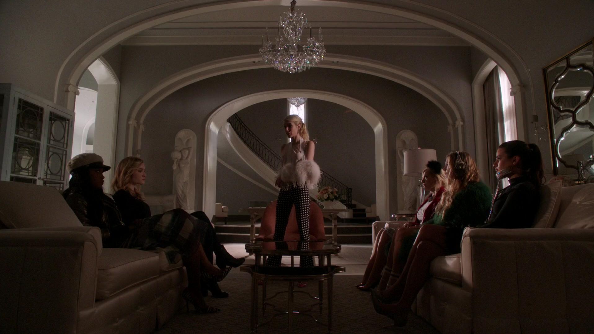 Scream_Queens_2015_S01E11_Black_Friday_1080p__1746~0.jpg