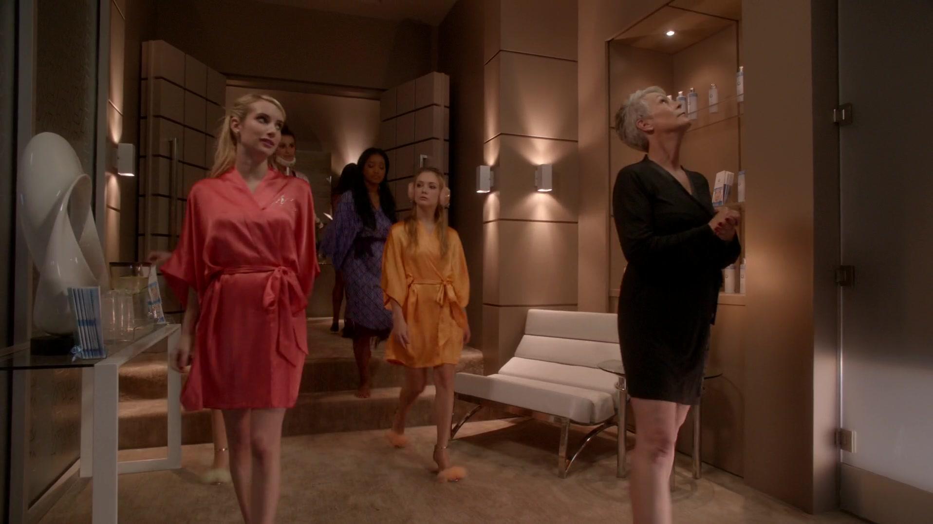 Scream_Queens_2015_S01E11_Black_Friday_1080p__4564.jpg